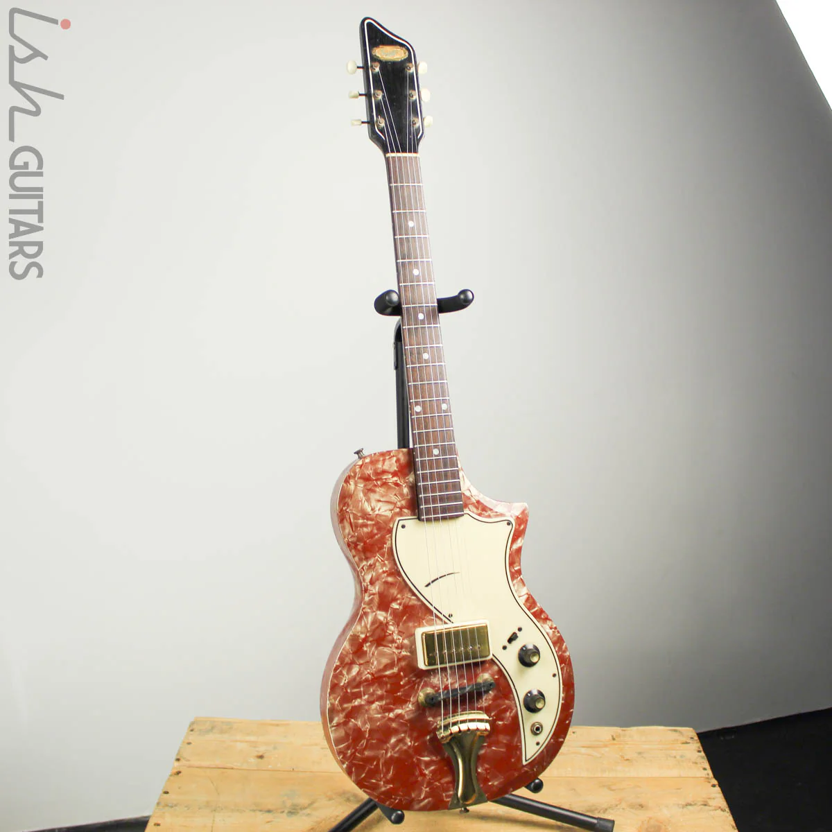 1959 Supro Belmont w/ OHSC - Image 2
