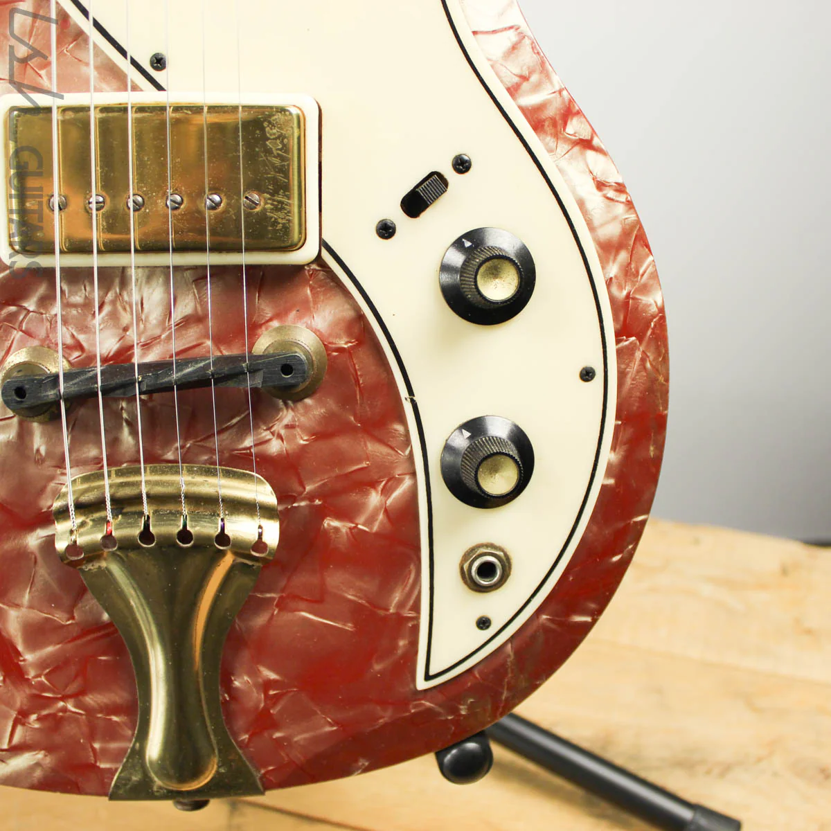 1959 Supro Belmont w/ OHSC - Image 4