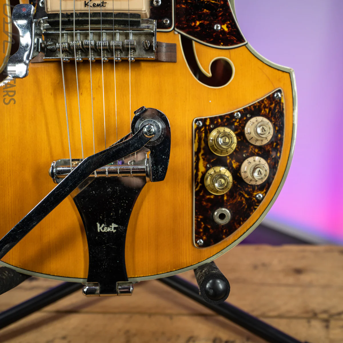 1966-1967 Kent 834 Violin Body Blonde - Image 4