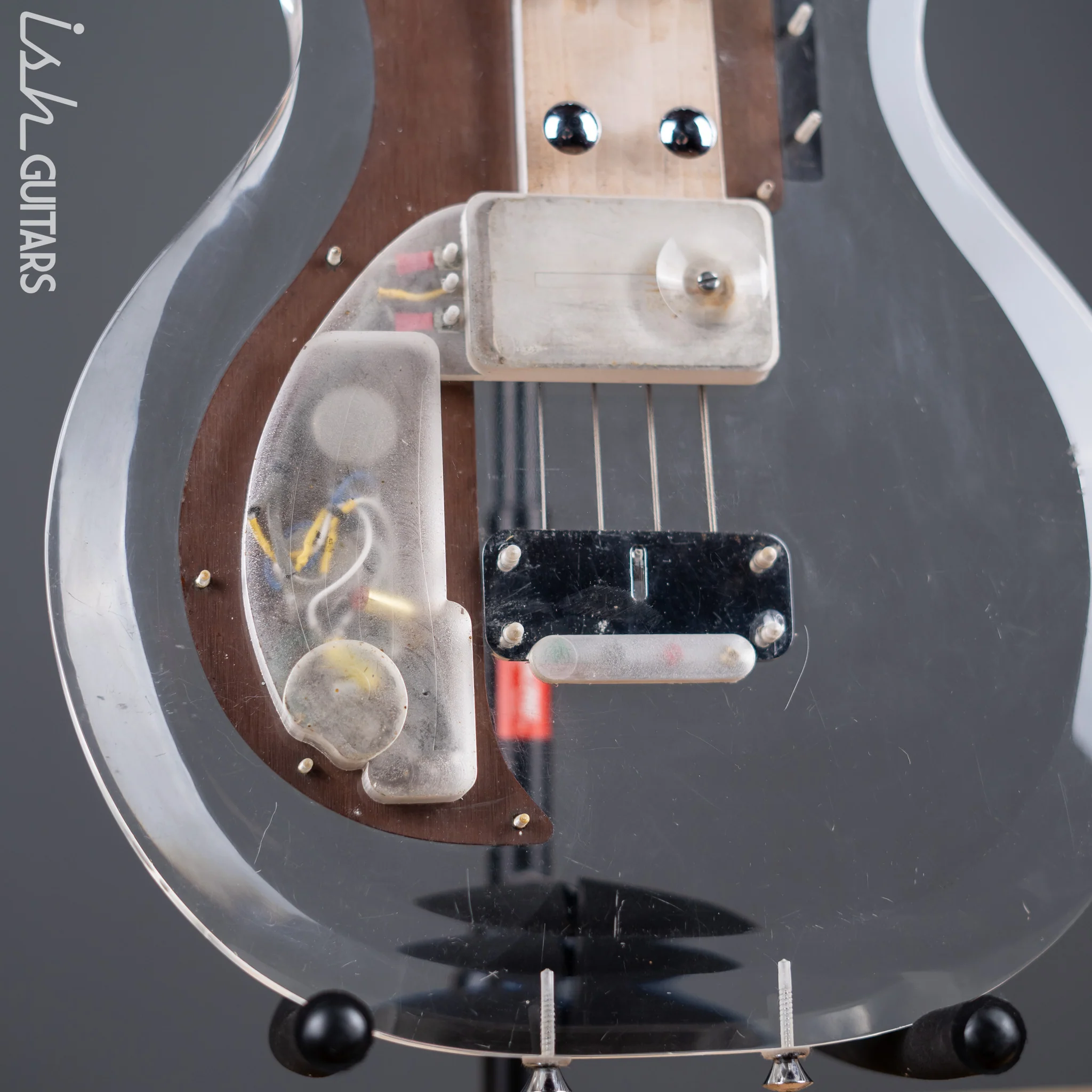 1971 Ampeg Dan Armstrong Lucite Bass - Image 10