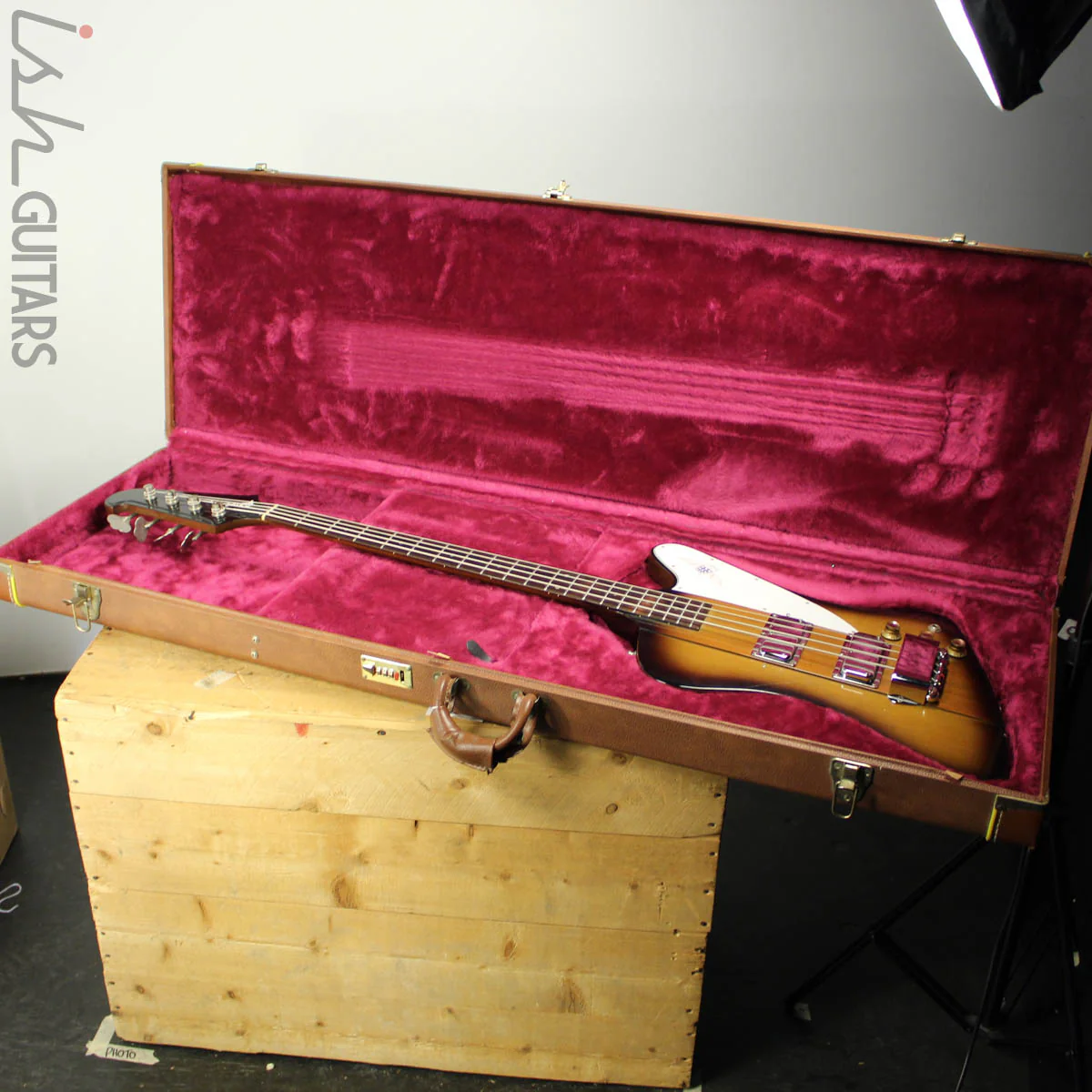 1976 Gibson Thunderbird Sunburst - Image 11