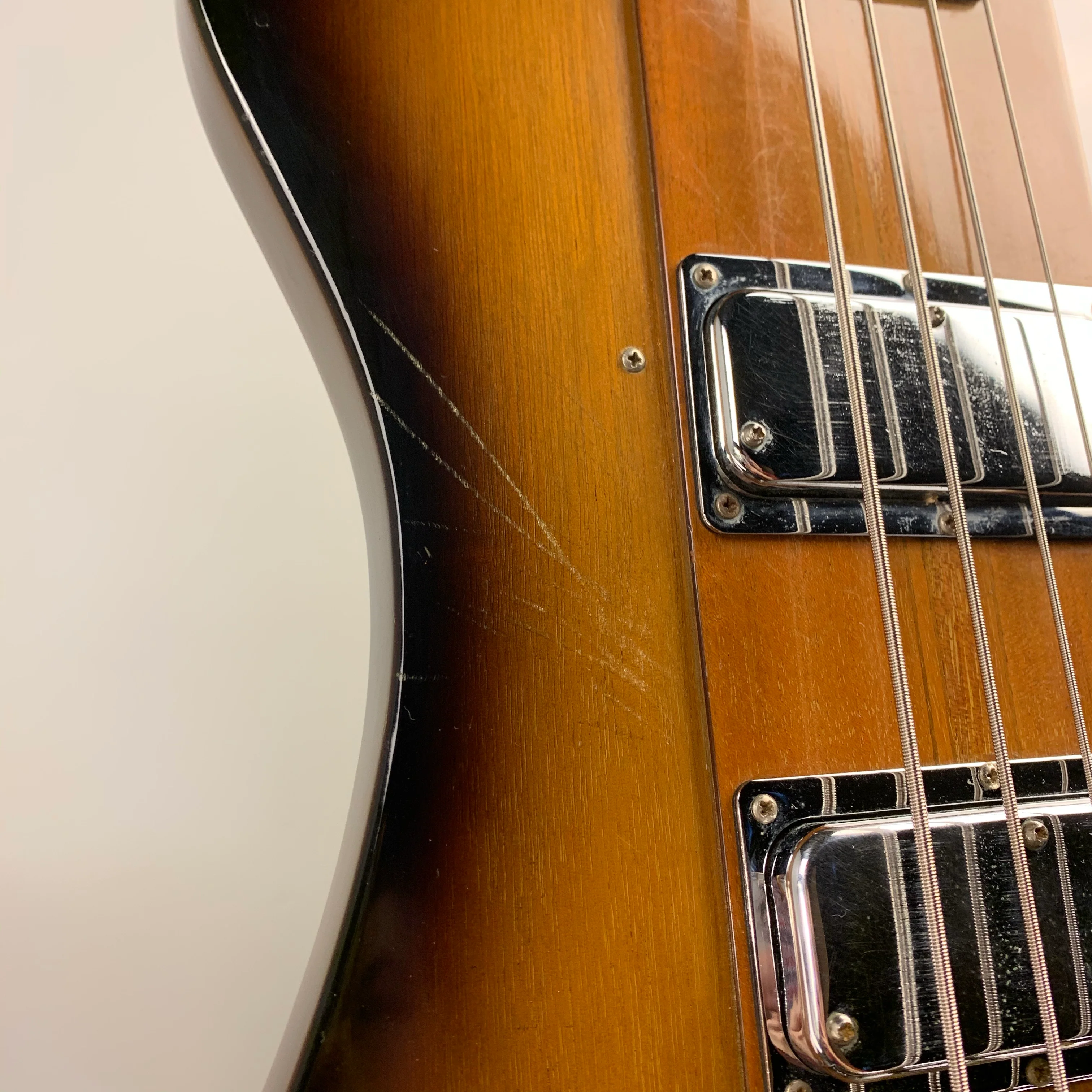 1976 Gibson Thunderbird Sunburst - Image 16