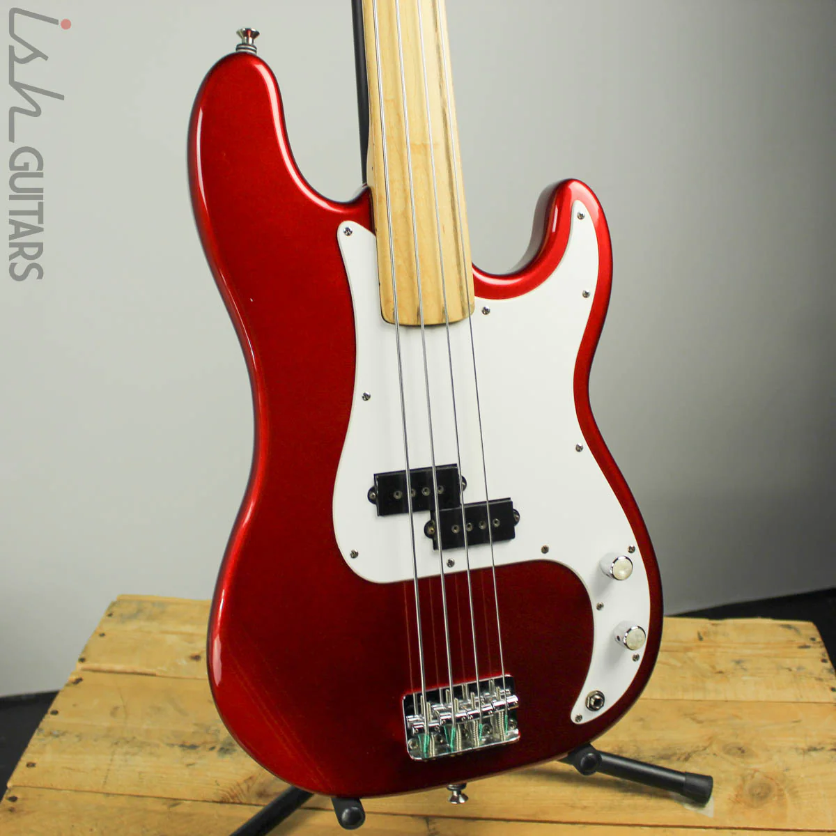 1977-1978 Fender Fretless P-Bass 2004 Body Candy Apple Red
