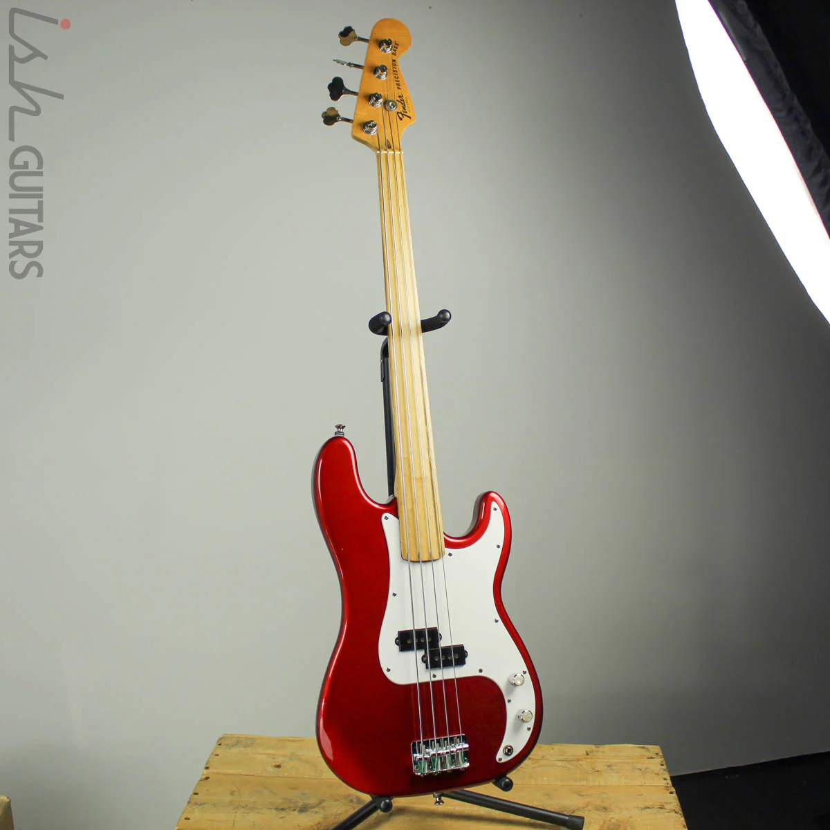 1977-1978 Fender Fretless P-Bass 2004 Body Candy Apple Red - Image 2
