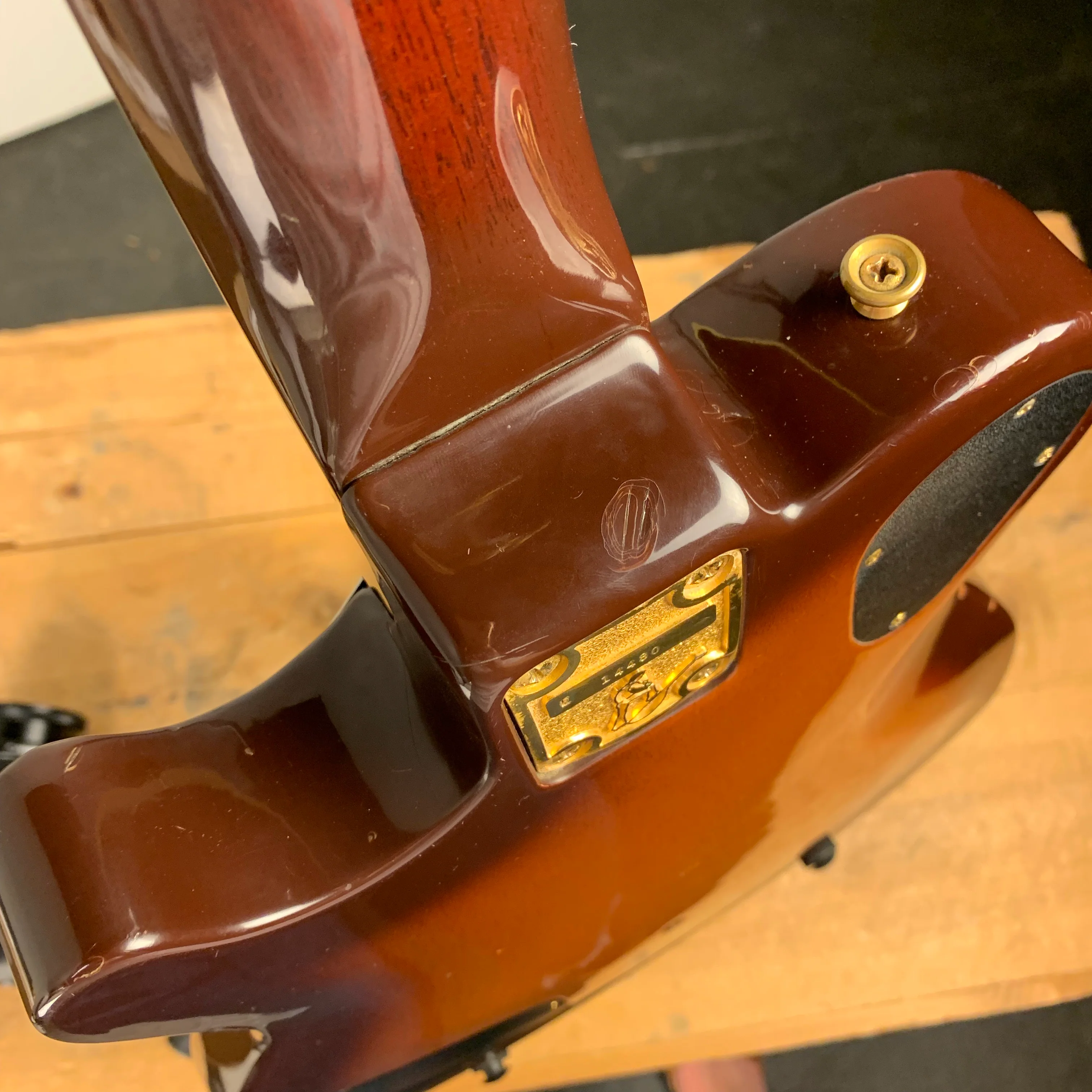 1980 Ovation UK-II Sunburst - Image 29