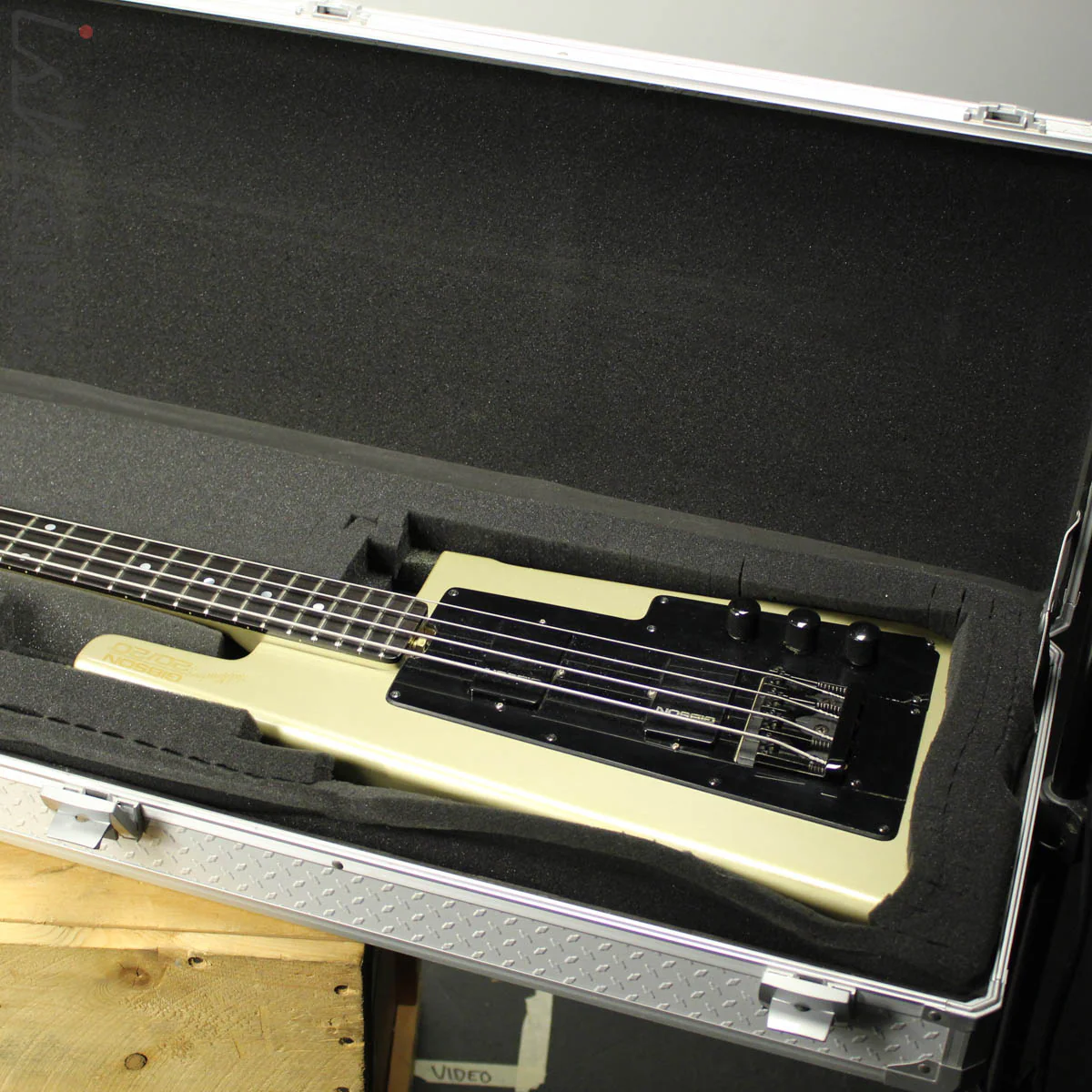 1987 Gibson Steinberger 20/20 Bass Silver Luna Silver - Image 7