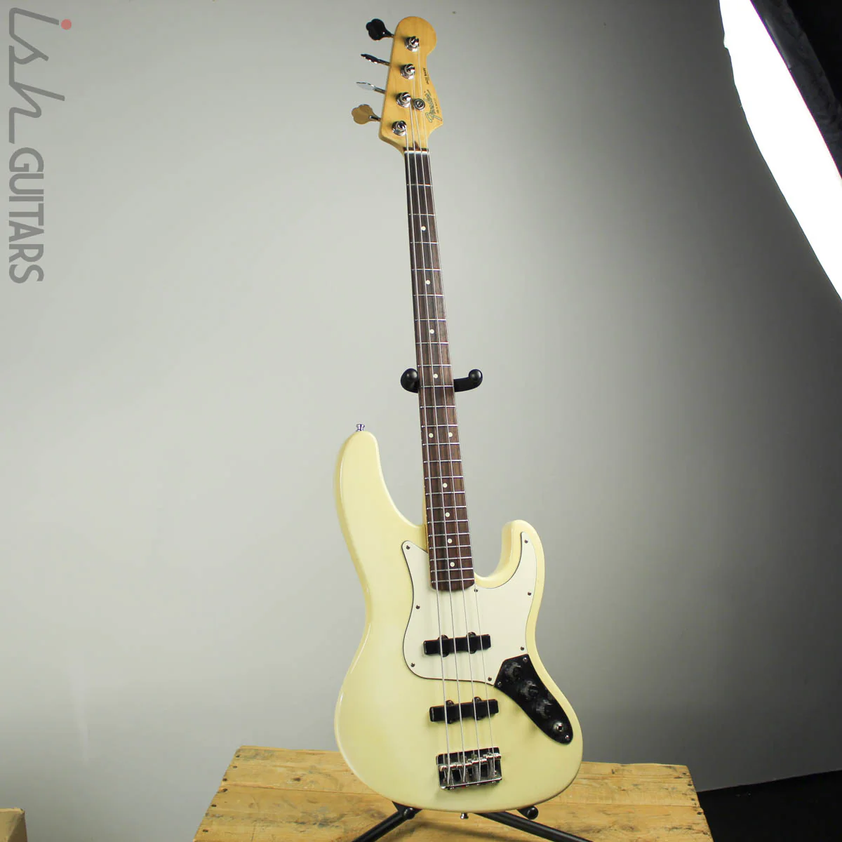 1989 Fender Jazz Bass Olympic White - Image 2