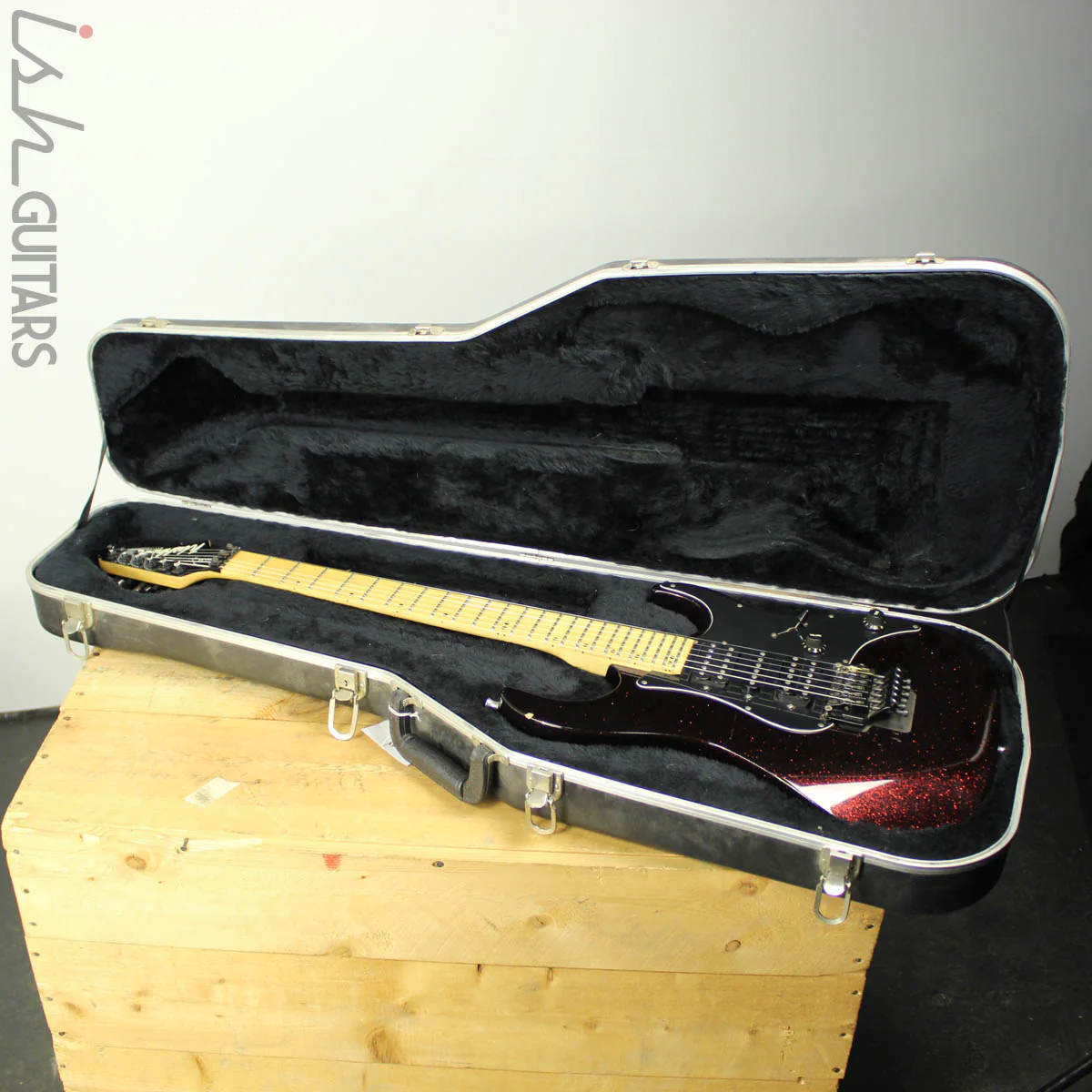 1990s Washburn MG-44 Black Cherry Sparkle - Image 13