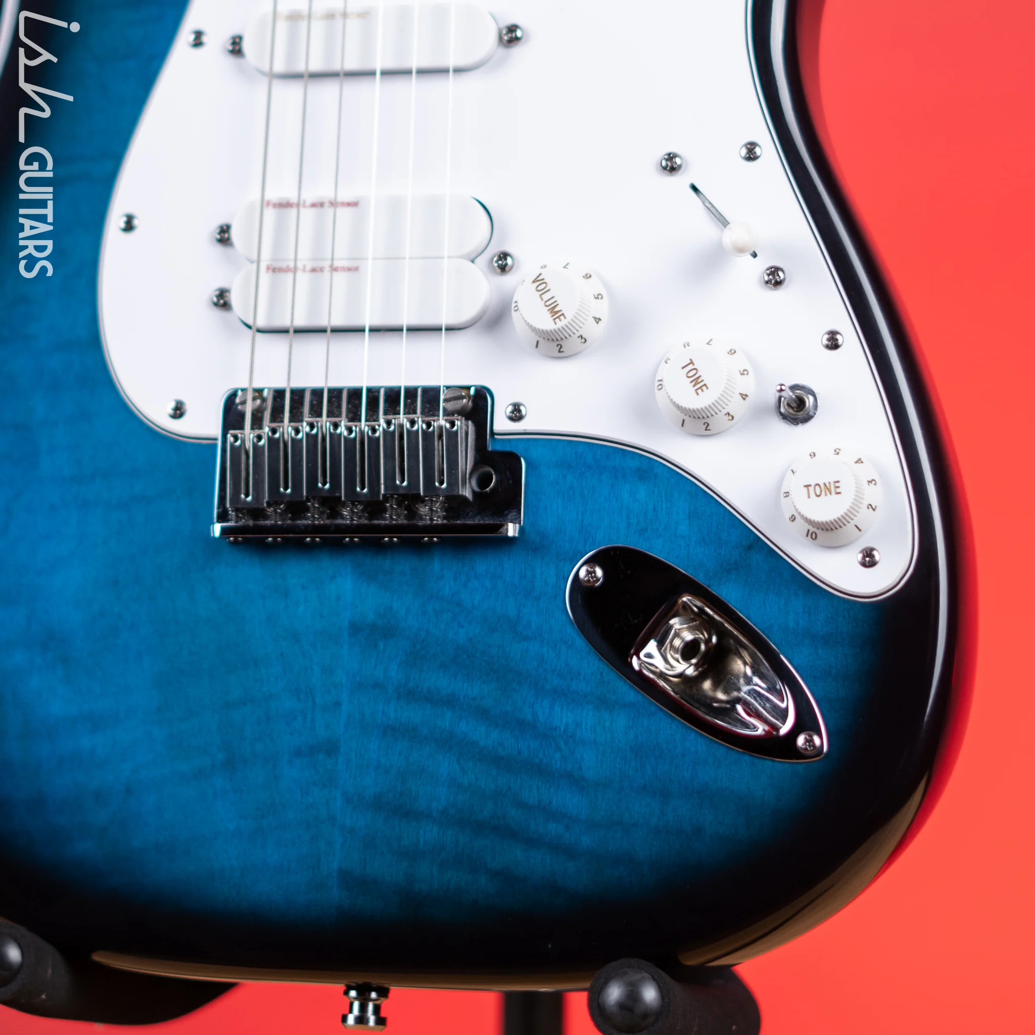 1991 Fender Stratocaster Ultra Blue Burst - Image 4