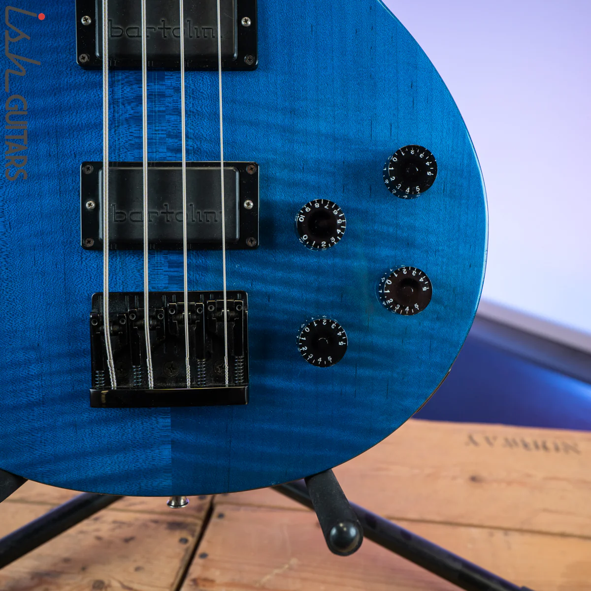1991 Gibson LPB Les Paul Bass Blue - Image 4
