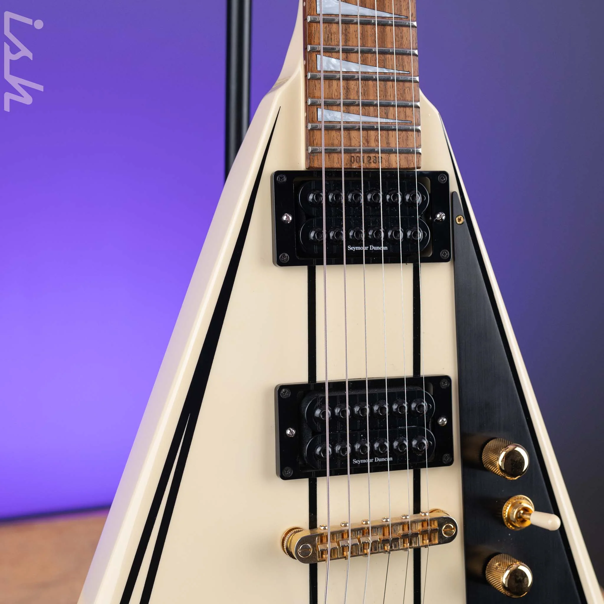 1991 Jackson USA Randy Rhoads V Antique White w/ Black Pinstripes - Image 3