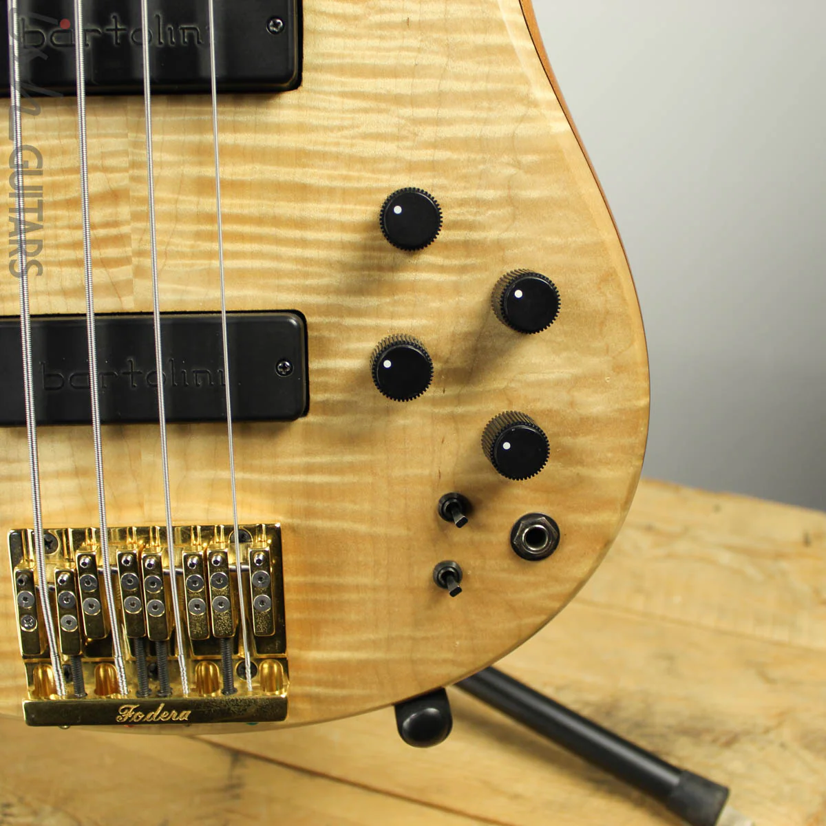 1993 Fodera Monarch 4-String Bass Guitar Haz Bartolini - Image 3