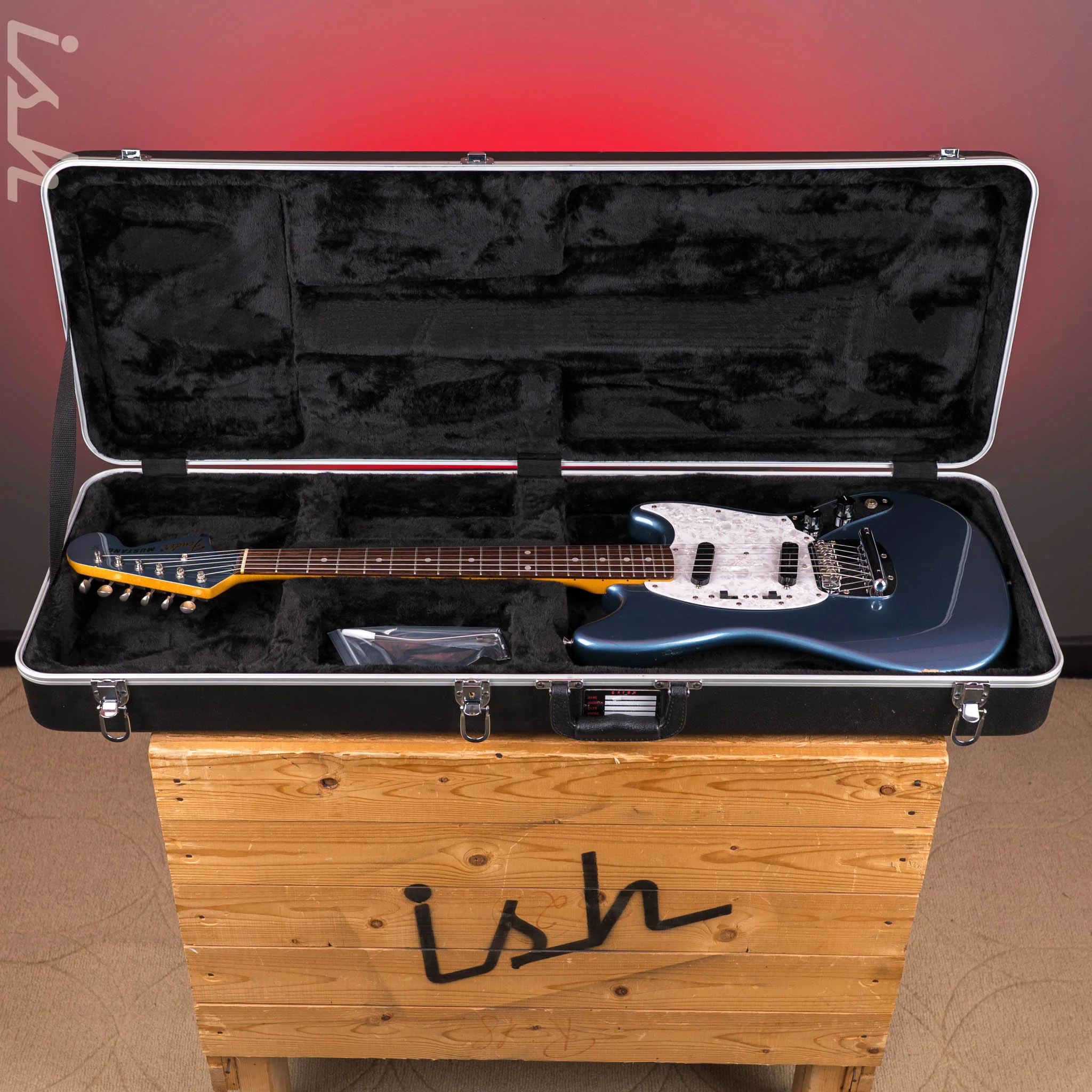 1994 Fender MG-69 MIJ Mustang Blue - Image 20