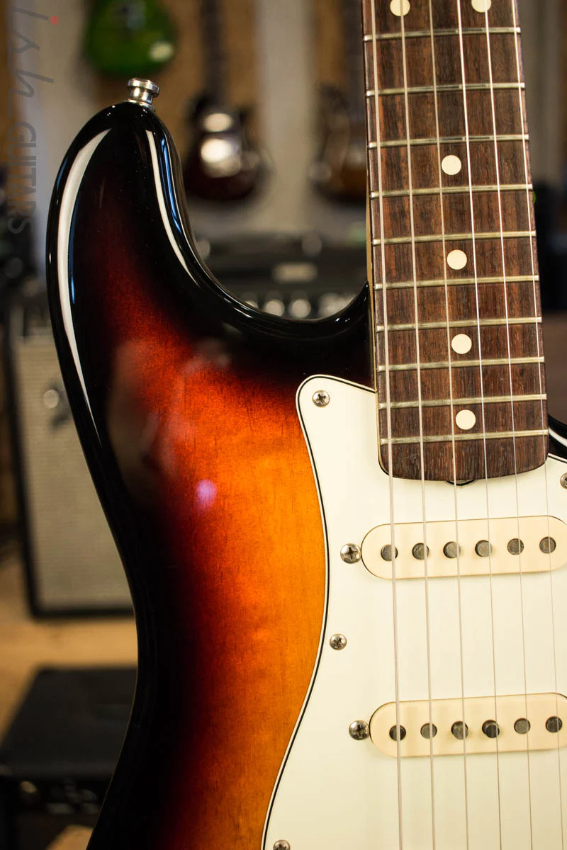 1996 Fender Custom Shop 1960 Stratocaster Three Tone Sunburst - Image 3