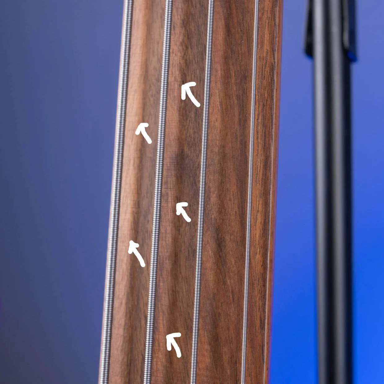 1996 Tobias Basic 4 Fretless Red - Image 9