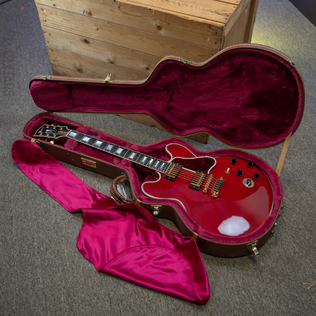 1998 Gibson ES-335 "Lucille" Red One Owner - Image 16