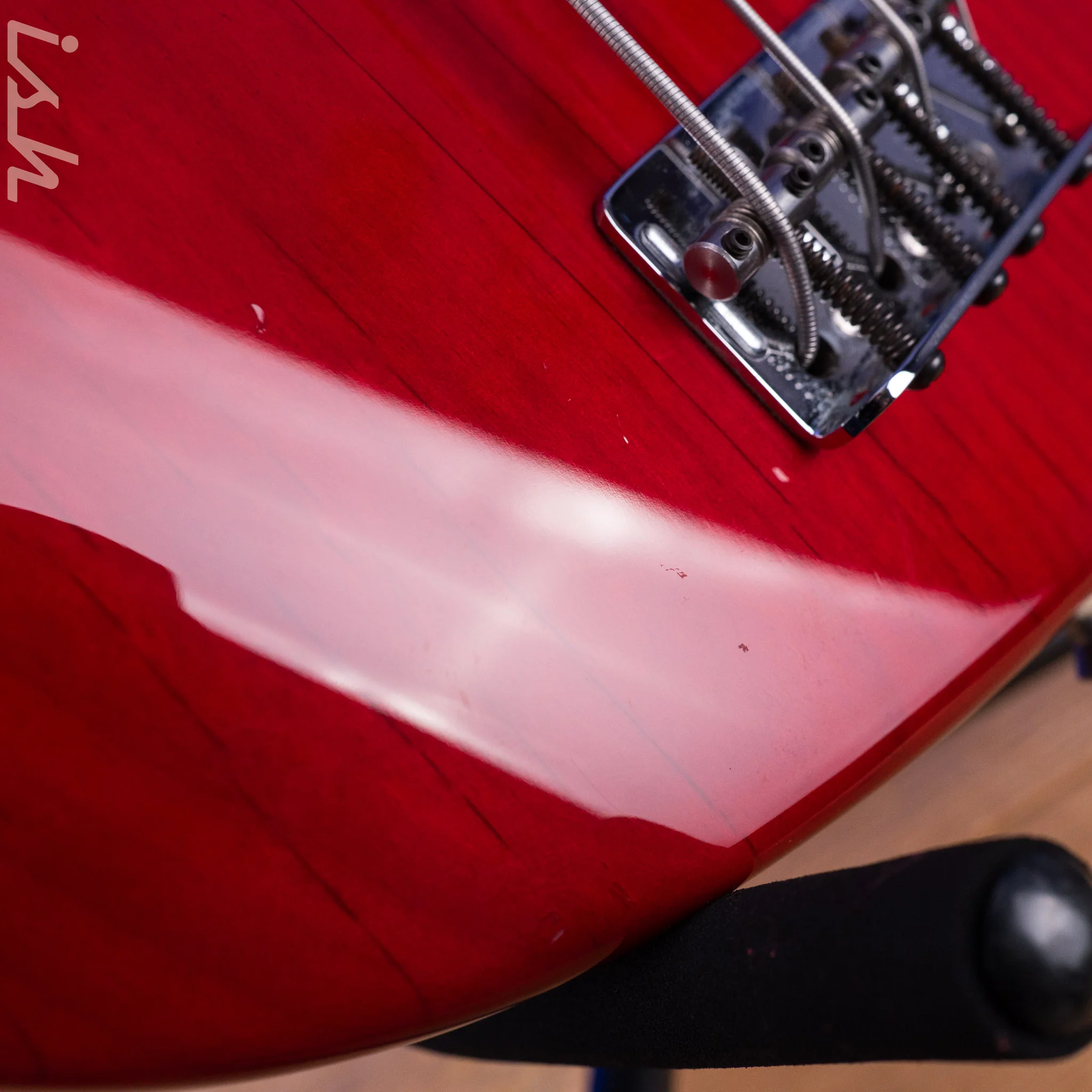1999 Fender American Deluxe Jazz Bass Fretless 4-String Transparent Crimson Red - Image 6