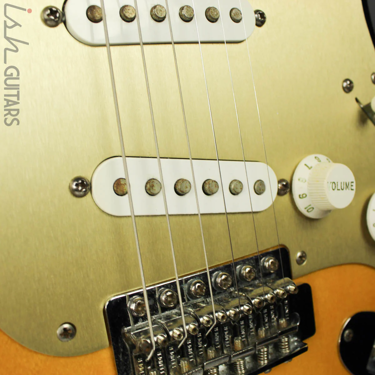 2000 Fender MIM Stratocaster Sunburst w/ Gold Anodized Pickguard - Image 5