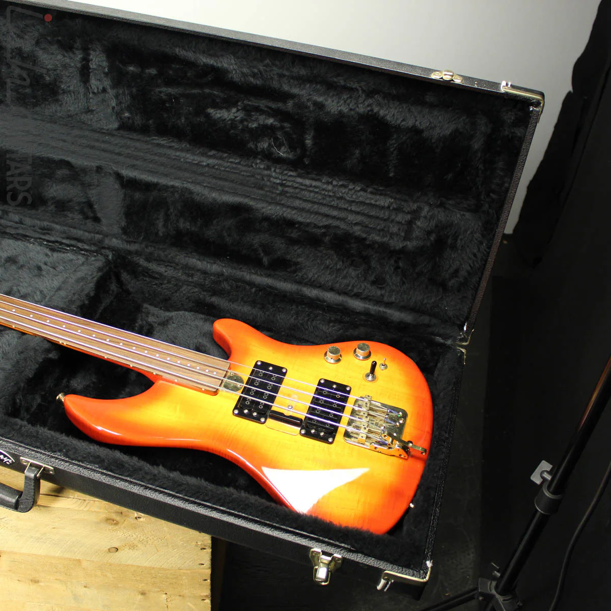 2000’s Fury Tornado Fretless Signed Cherry Sunburst - Image 19