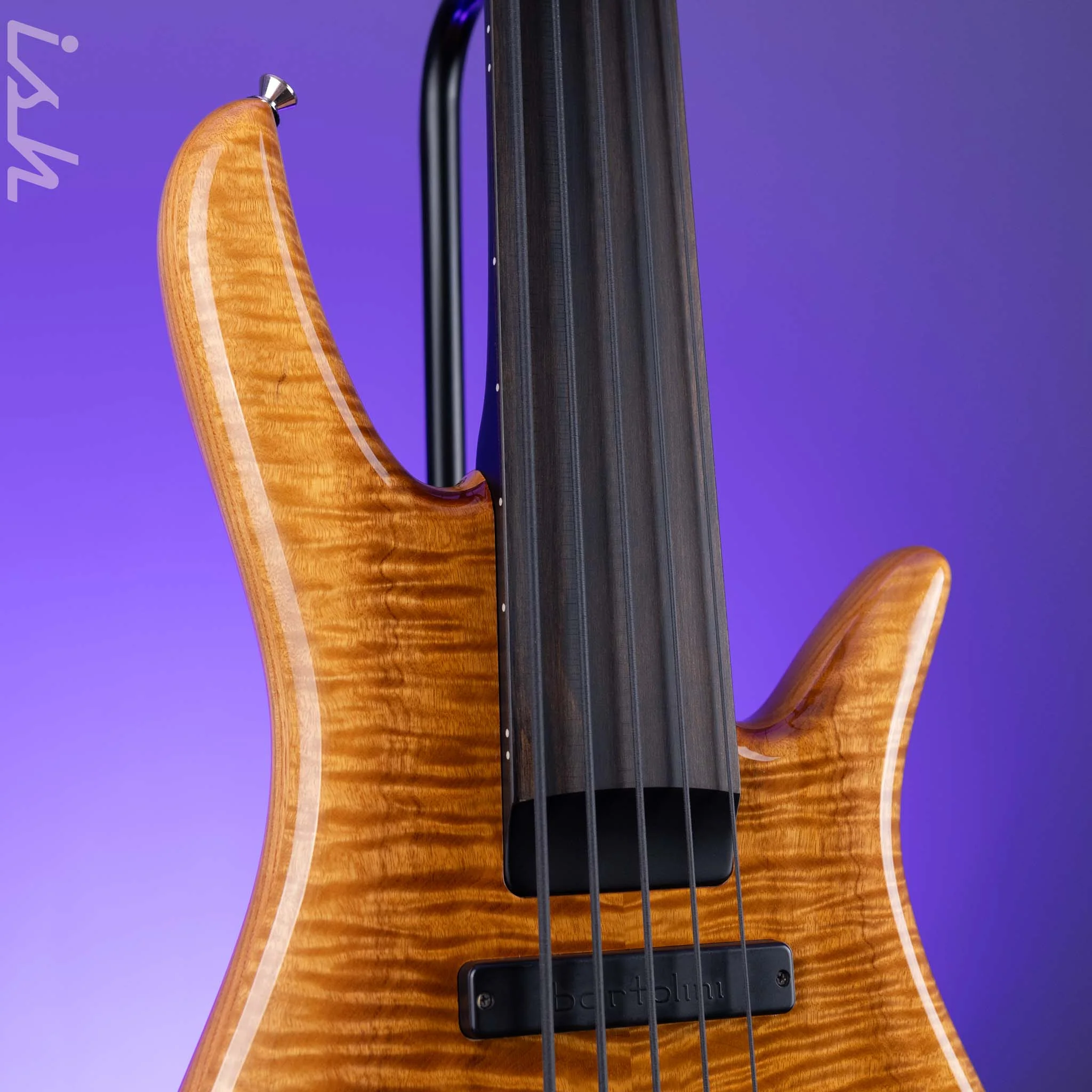 2000 Zon Sonus Custom Fretless 5-String Bass Flame Myrtlewood - Image 3