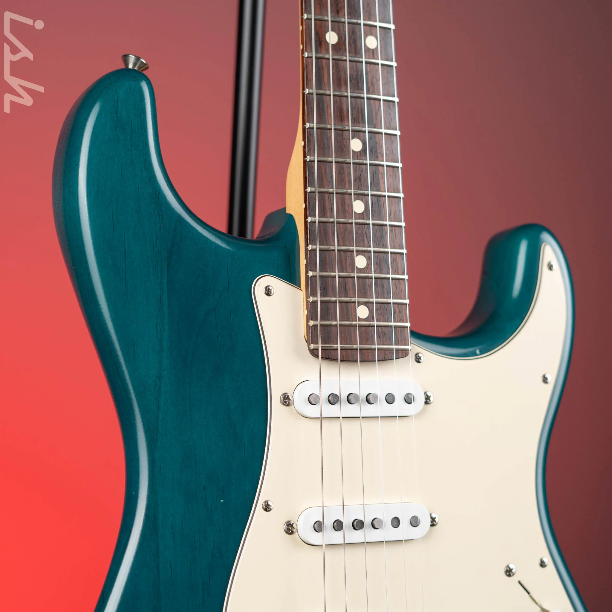 2002 Fender Highway One Stratocaster Transparent Satin Blue - Image 3