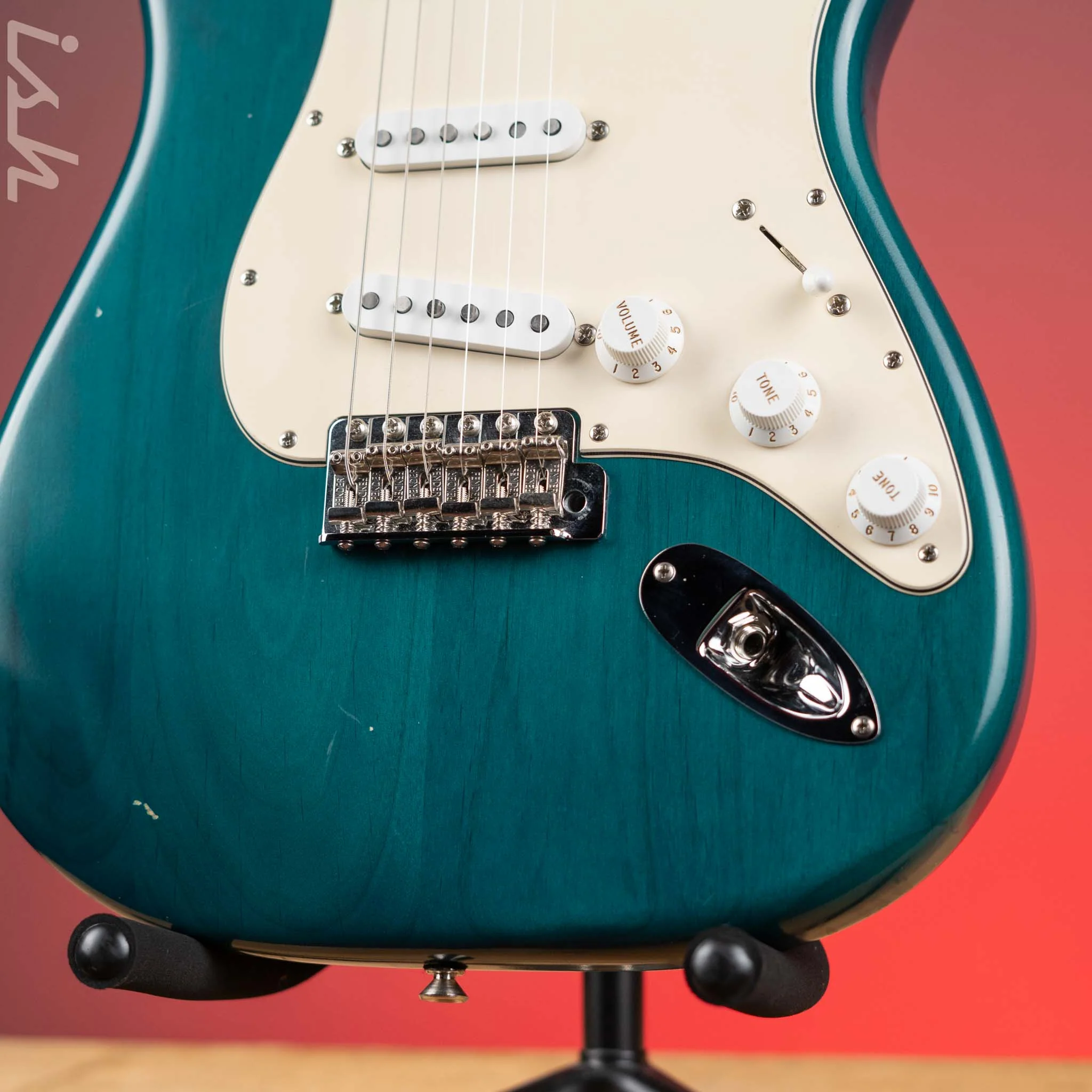 2002 Fender Highway One Stratocaster Transparent Satin Blue - Image 4
