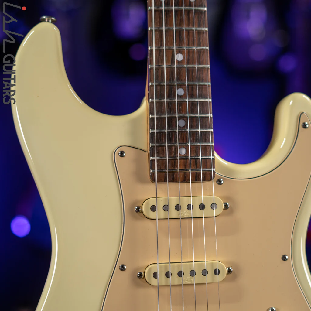 2005 G&L Legacy USA Electric Guitar Cream - Image 3