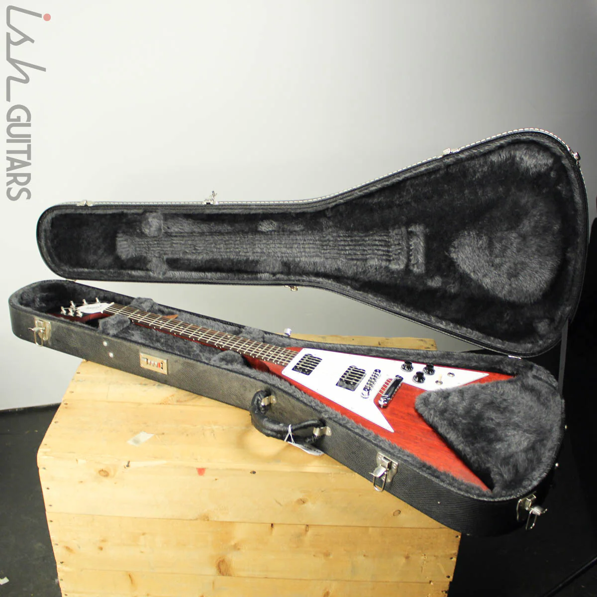 2006 Gibson Flying V Faded Cherry - Image 12