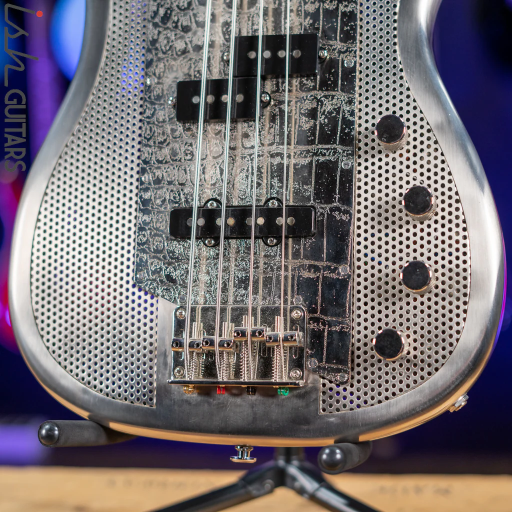 2006 Trussart Steelcaster Bass - Image 4