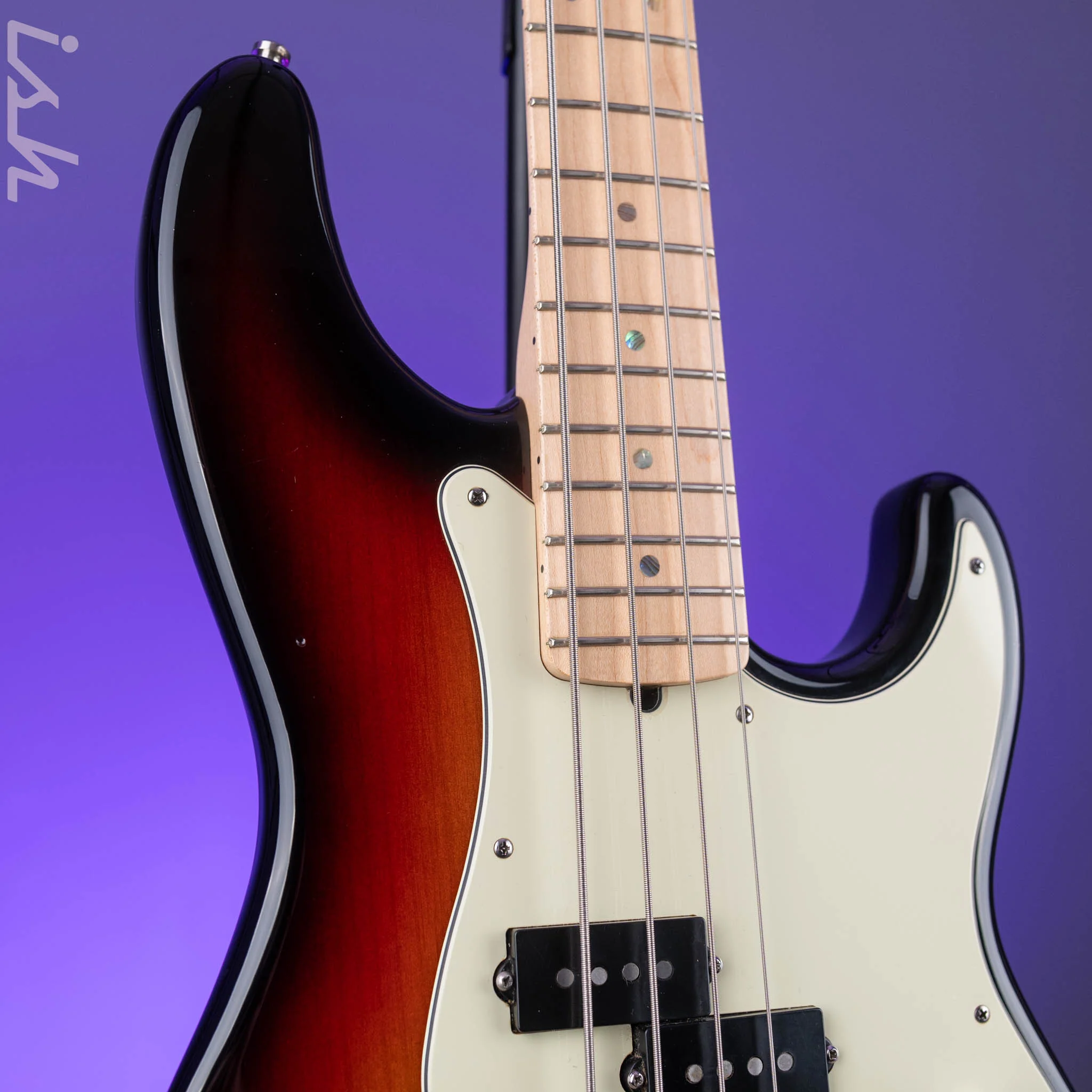 2007 Fender American Deluxe P Bass - Image 3