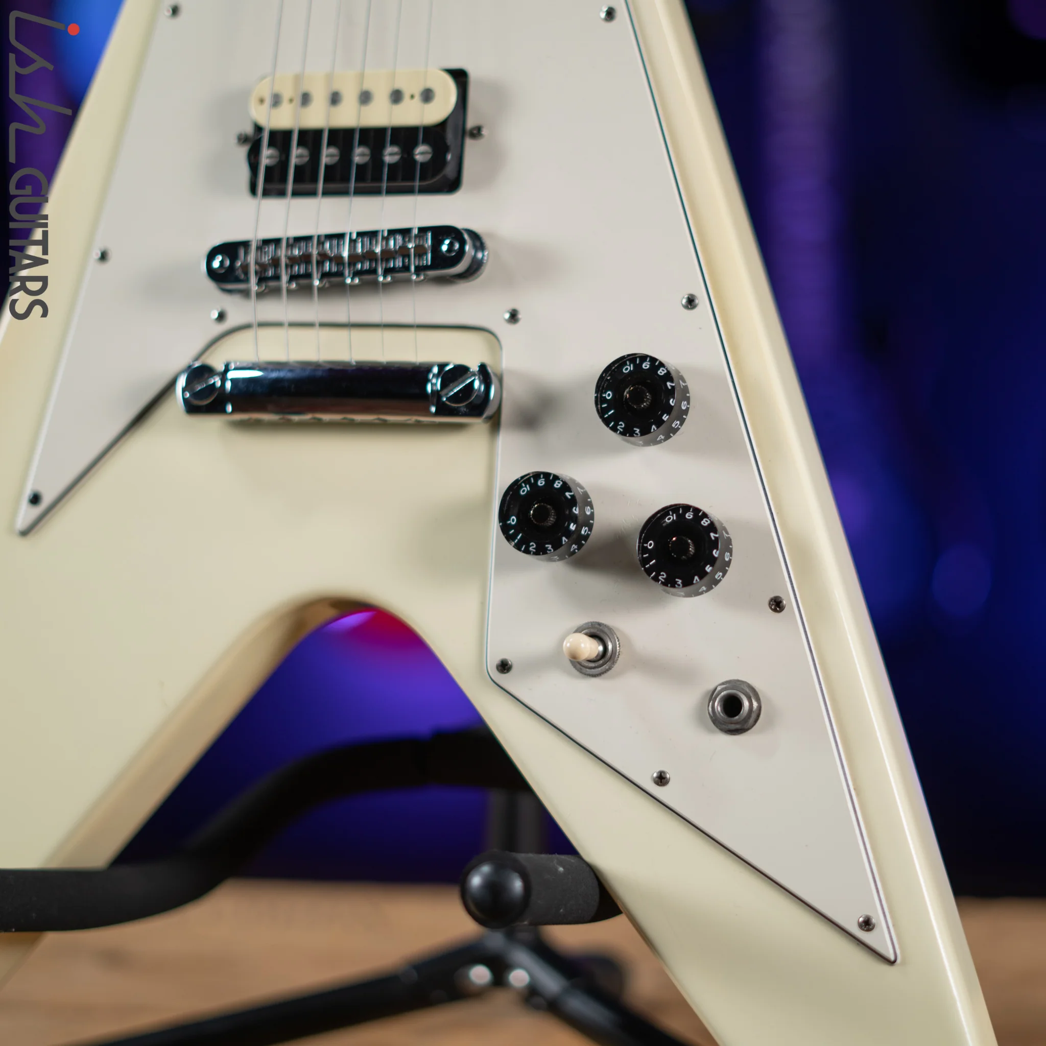 2007 Gibson Flying V Classic White 'Aged' - Image 4