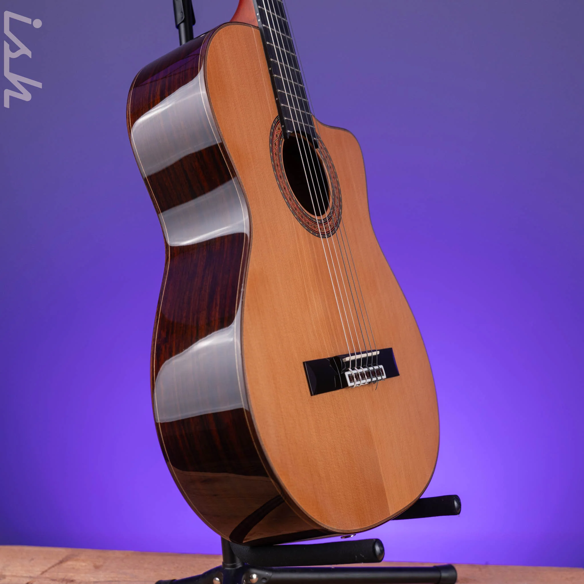 2011 Guild GN-5NAT - Image 3
