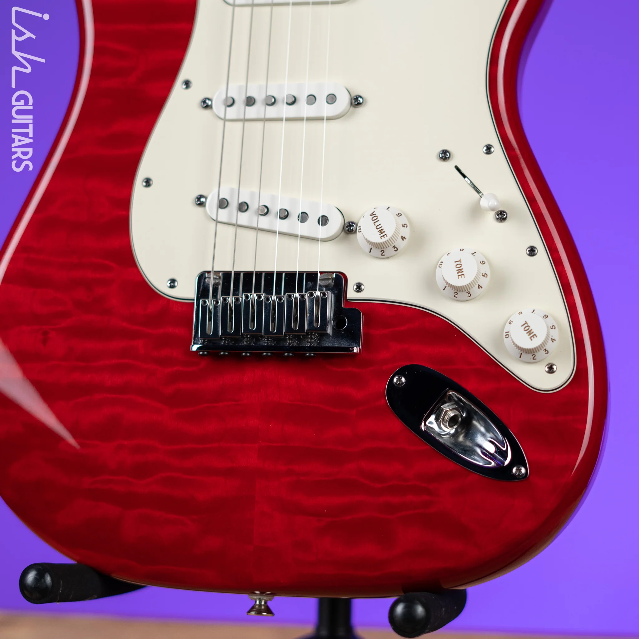 2012 Fender Custom Shop DLX Stratocaster Candy Red Quilt - Image 4