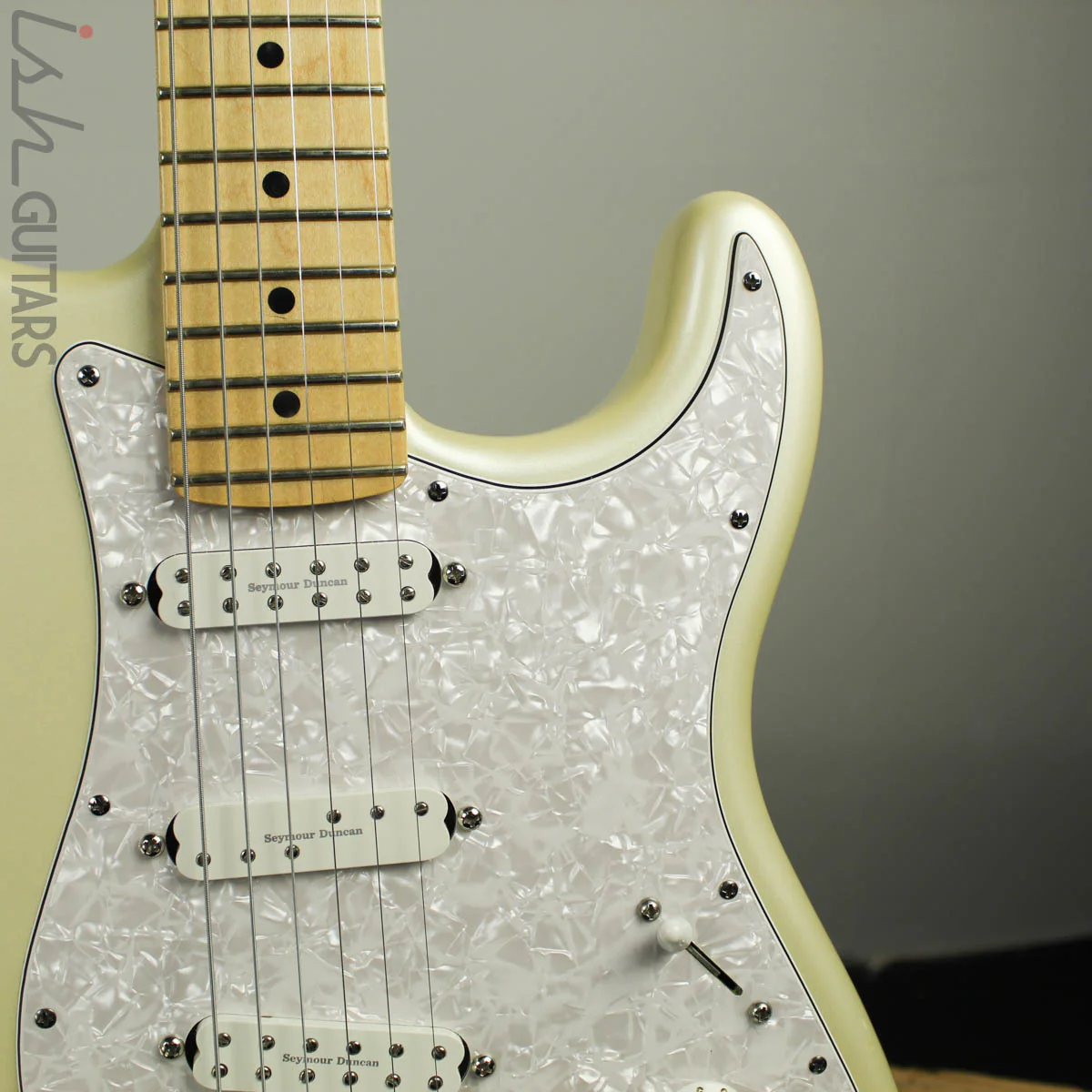 2014 Fender American Deluxe Stratocaster Olympic Pearl White Seymour Duncan Humbucker Pickups - Image 3