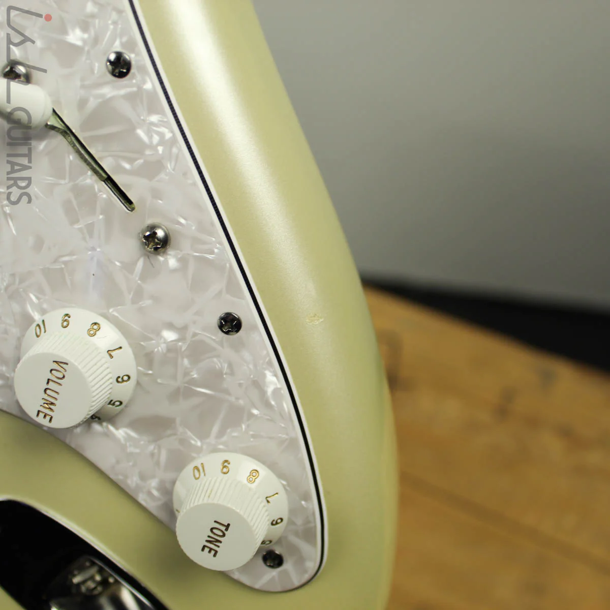 2014 Fender American Deluxe Stratocaster Olympic Pearl White Seymour Duncan Humbucker Pickups - Image 8