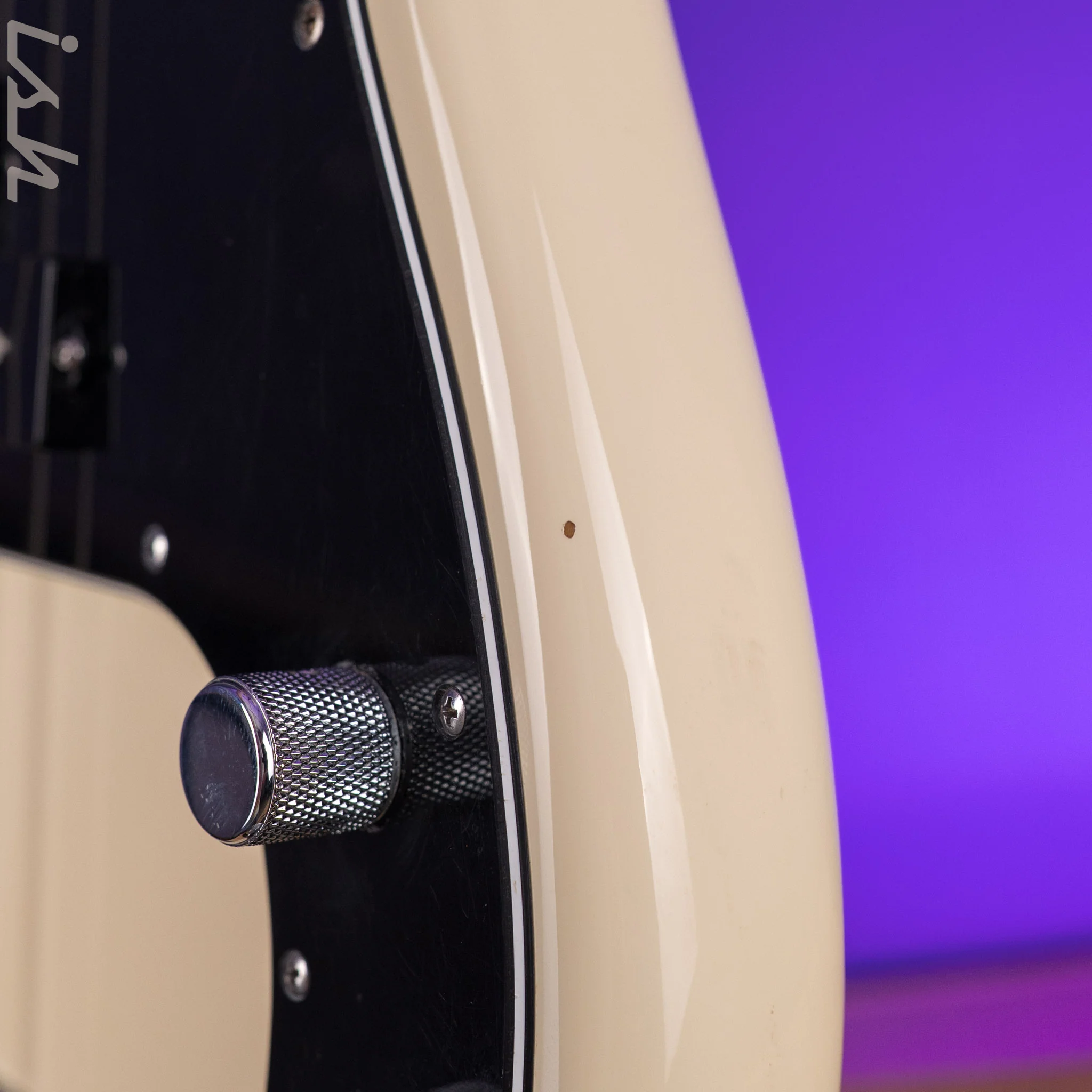 2015 Fender American Standard P Bass - Image 8