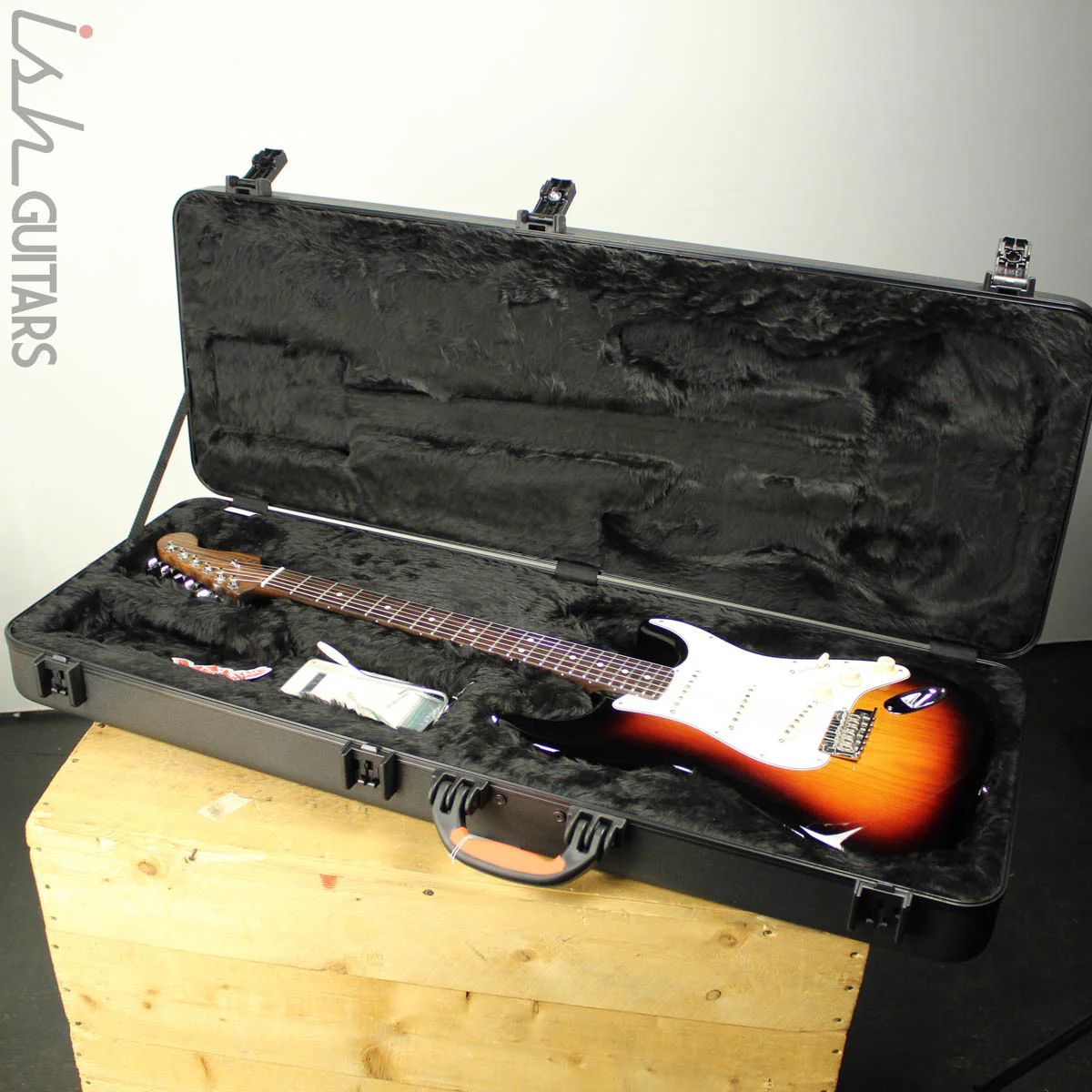 2016 Fender American Professional Stratocaster Solid Rosewood Neck - Image 11