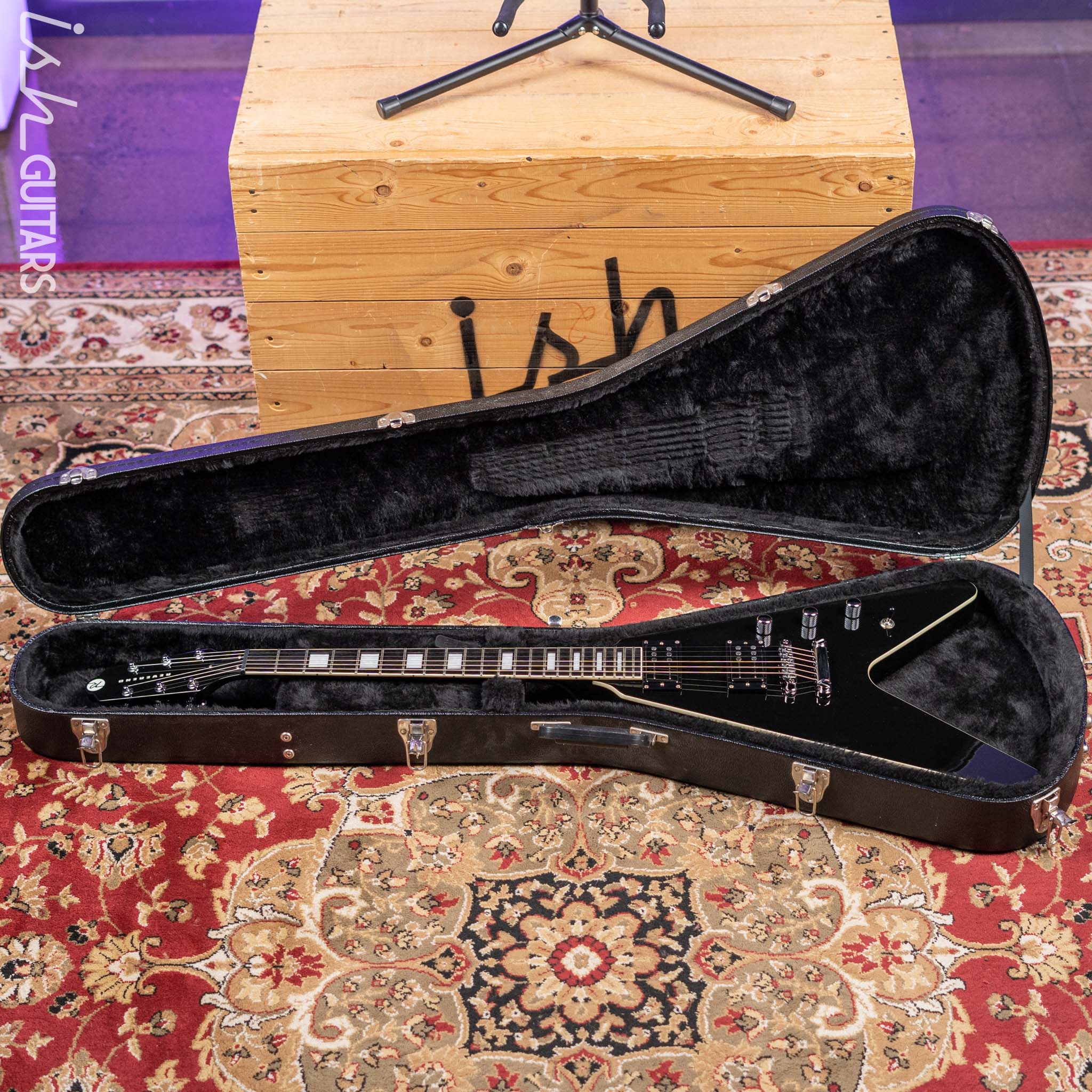 2016 Reverend Volcano RA Flying V Black - Image 17