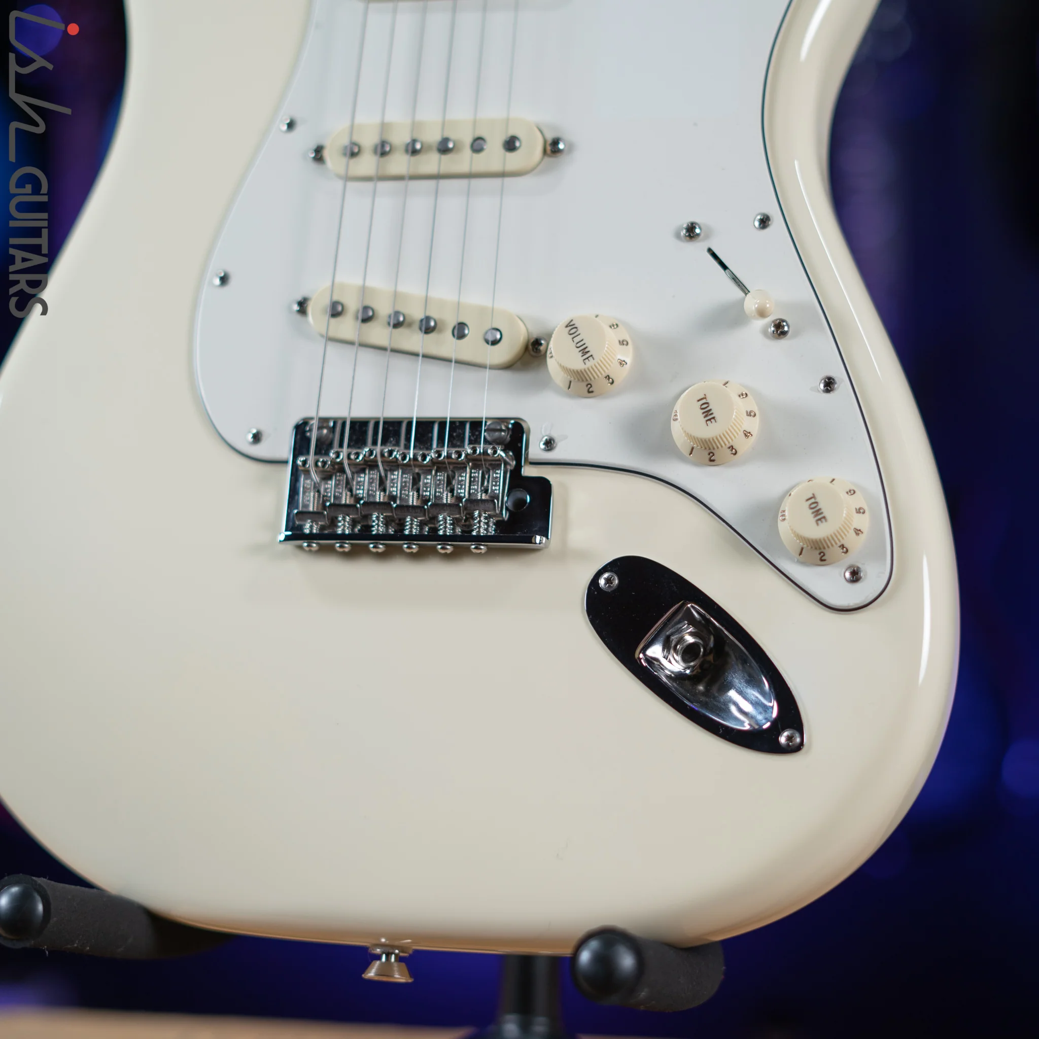 2017 Fender American Standard Stratocaster Olympic White - Image 4