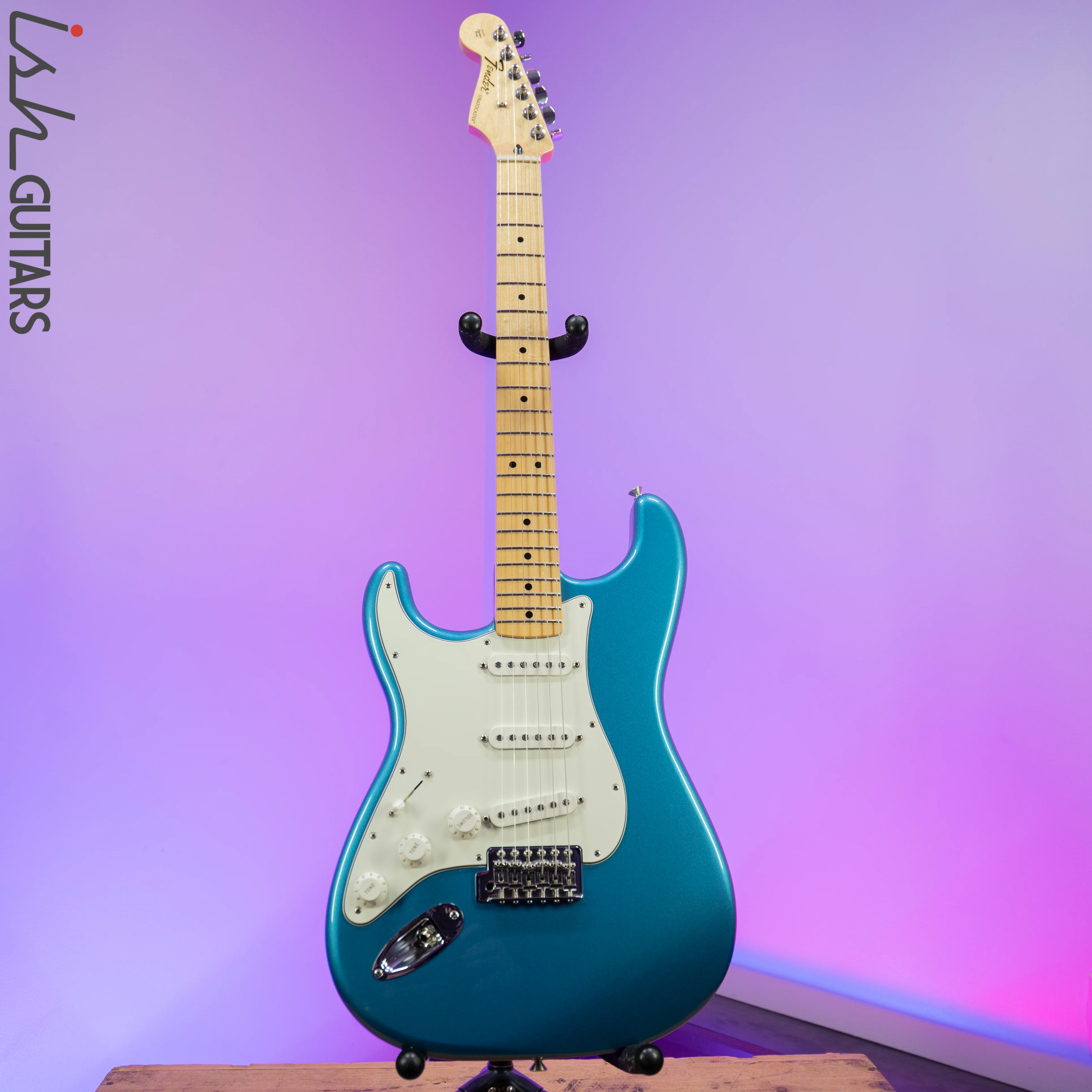 2017 Fender Stratocaster MIM Left Handed Metallic Blue - Image 2
