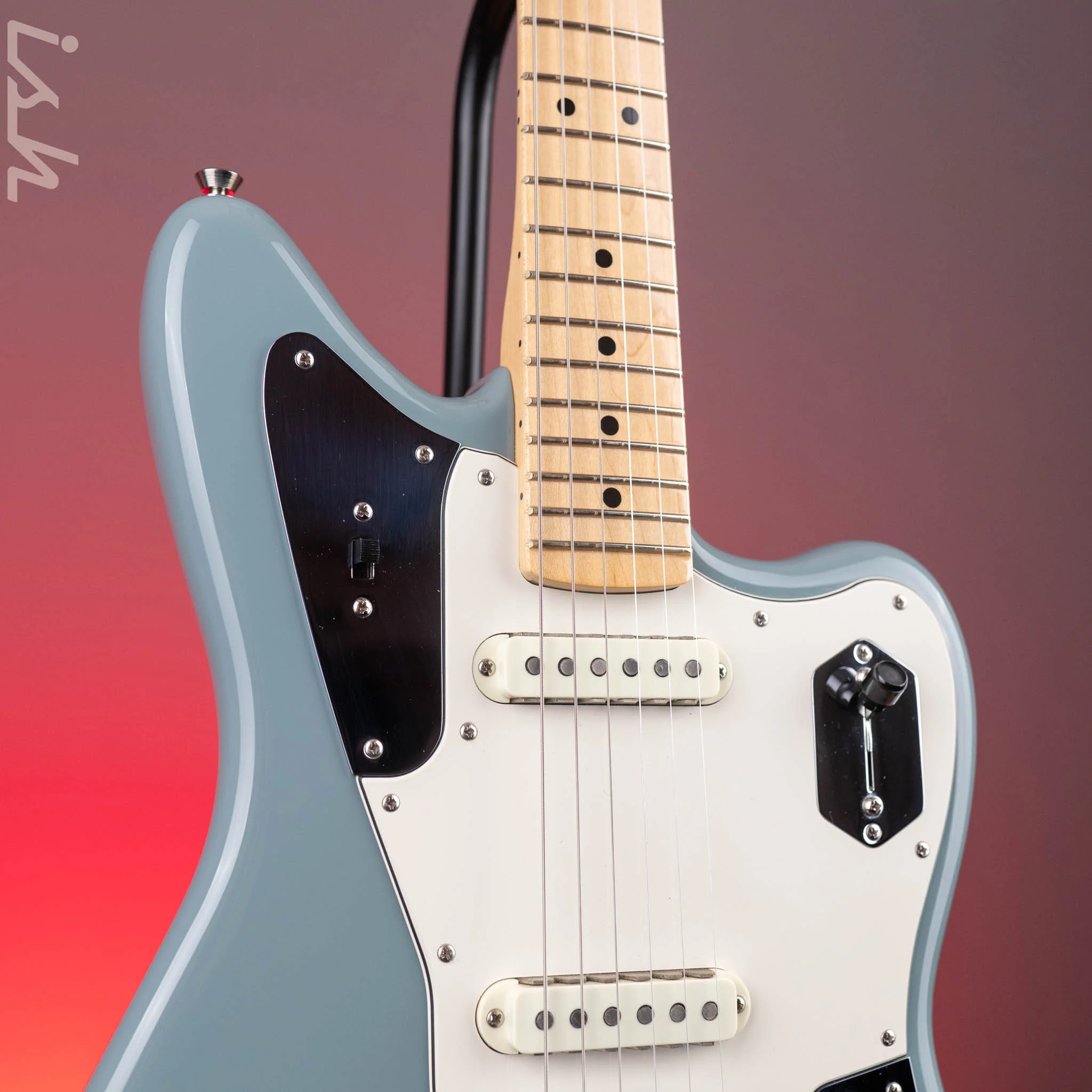 2018 Fender American Professional Jaguar® Sonic Gray - Image 3