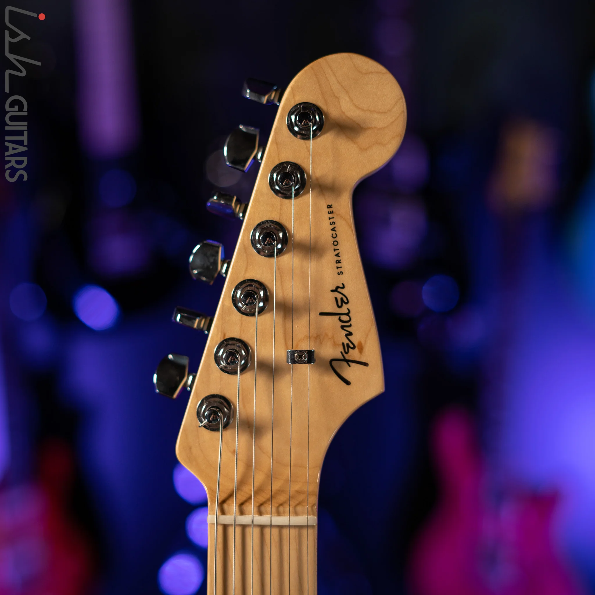 2019 Fender American Elite Stratocaster Aged Cherry Burst - Image 6
