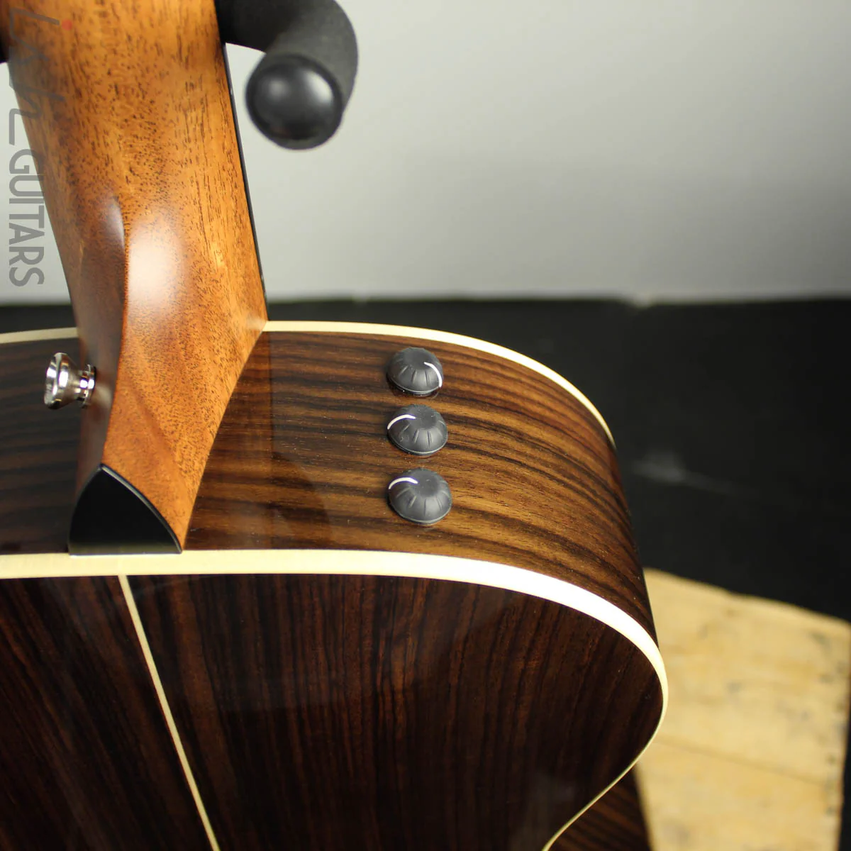 Taylor 812e 12-Fret Grand Concert Sunburst - Image 10