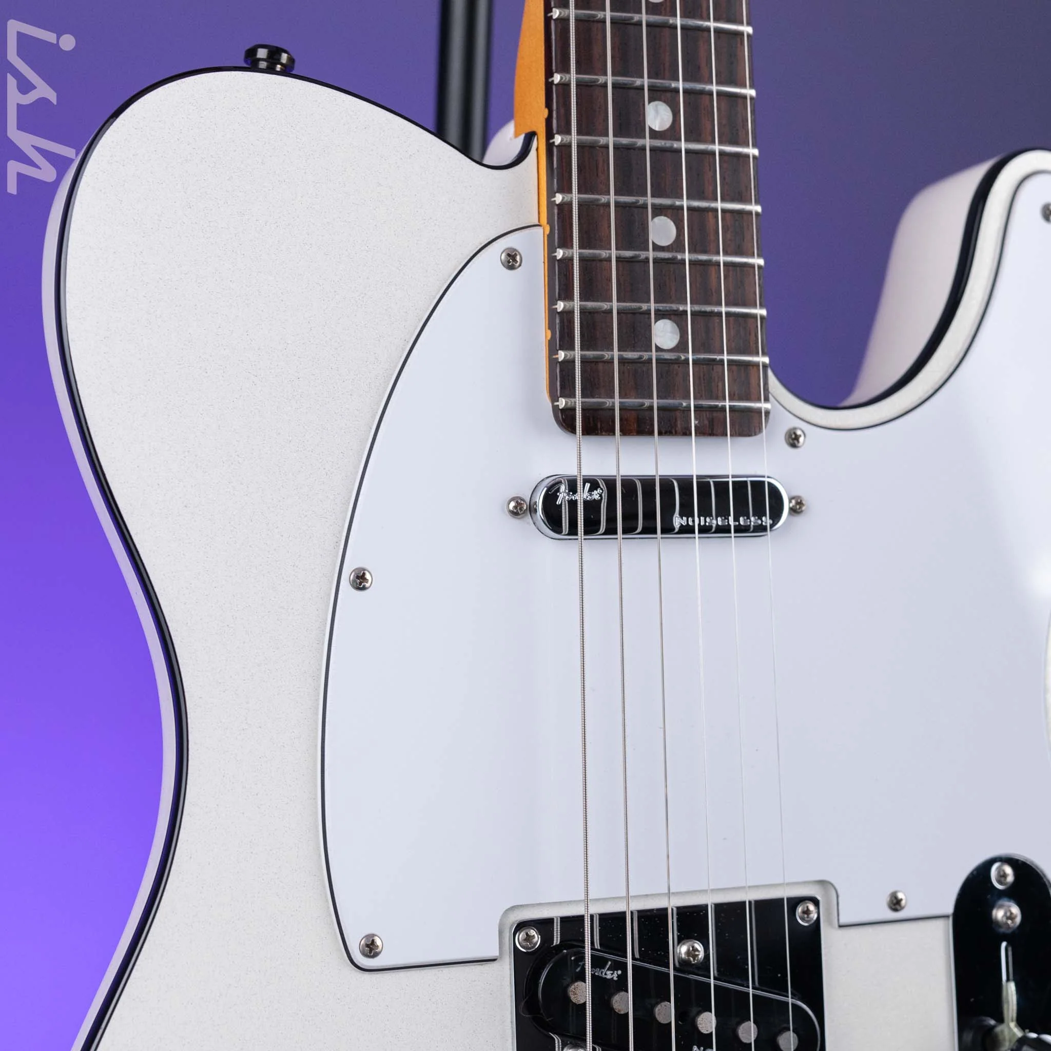 2020 Fender Tele American Ultra Artic Pearl - Image 3