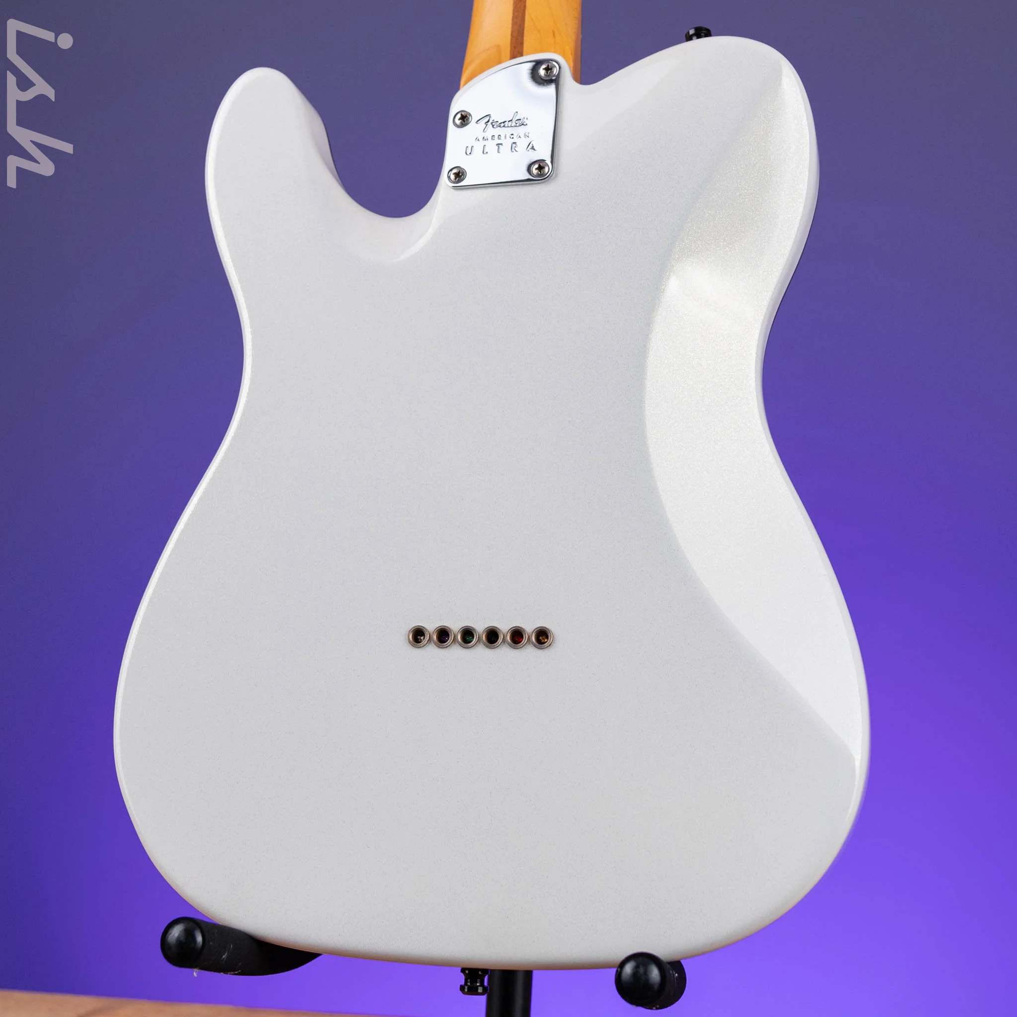 2020 Fender Tele American Ultra Artic Pearl - Image 8
