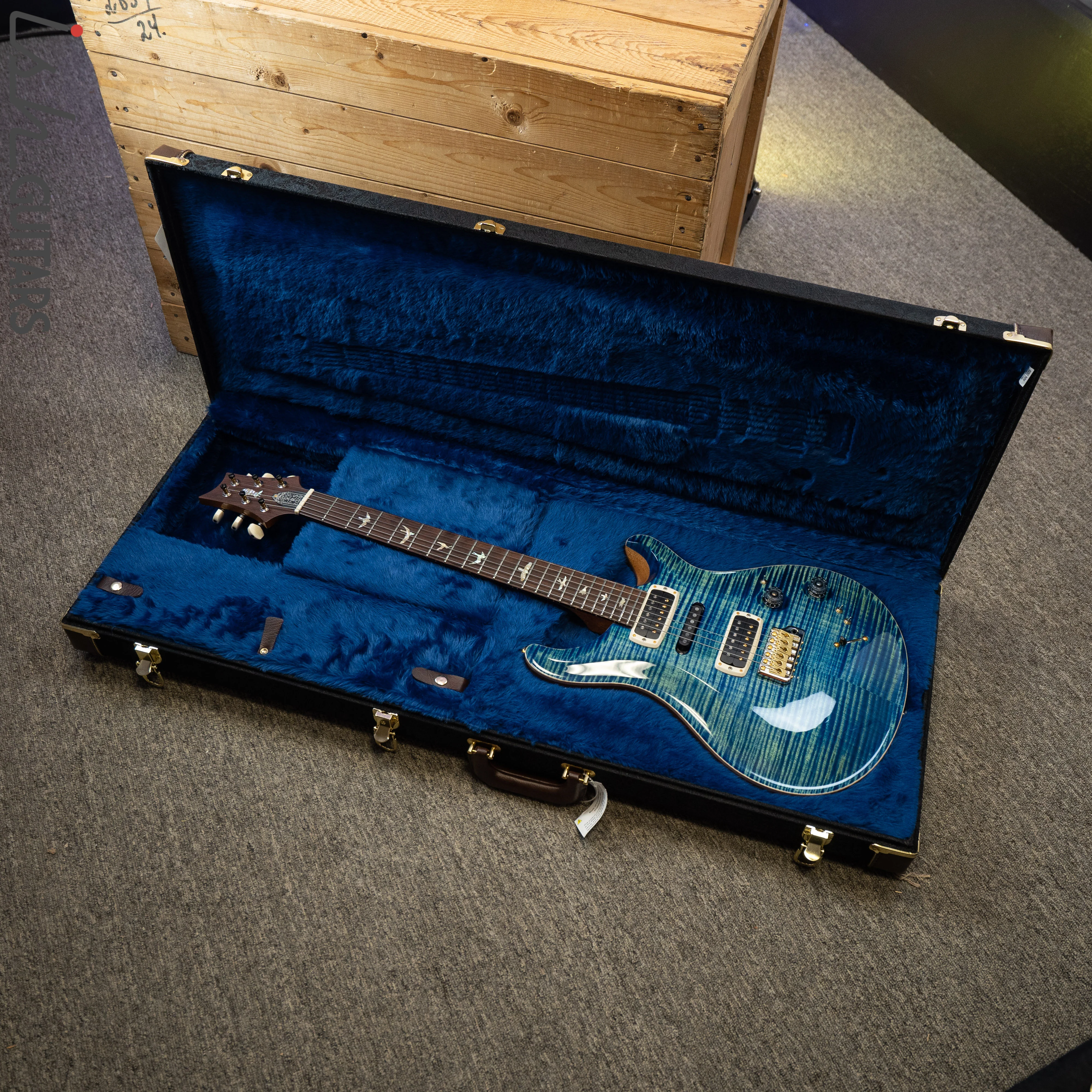 PRS Experience Modern Eagle V River Blue 10 Top - Image 14