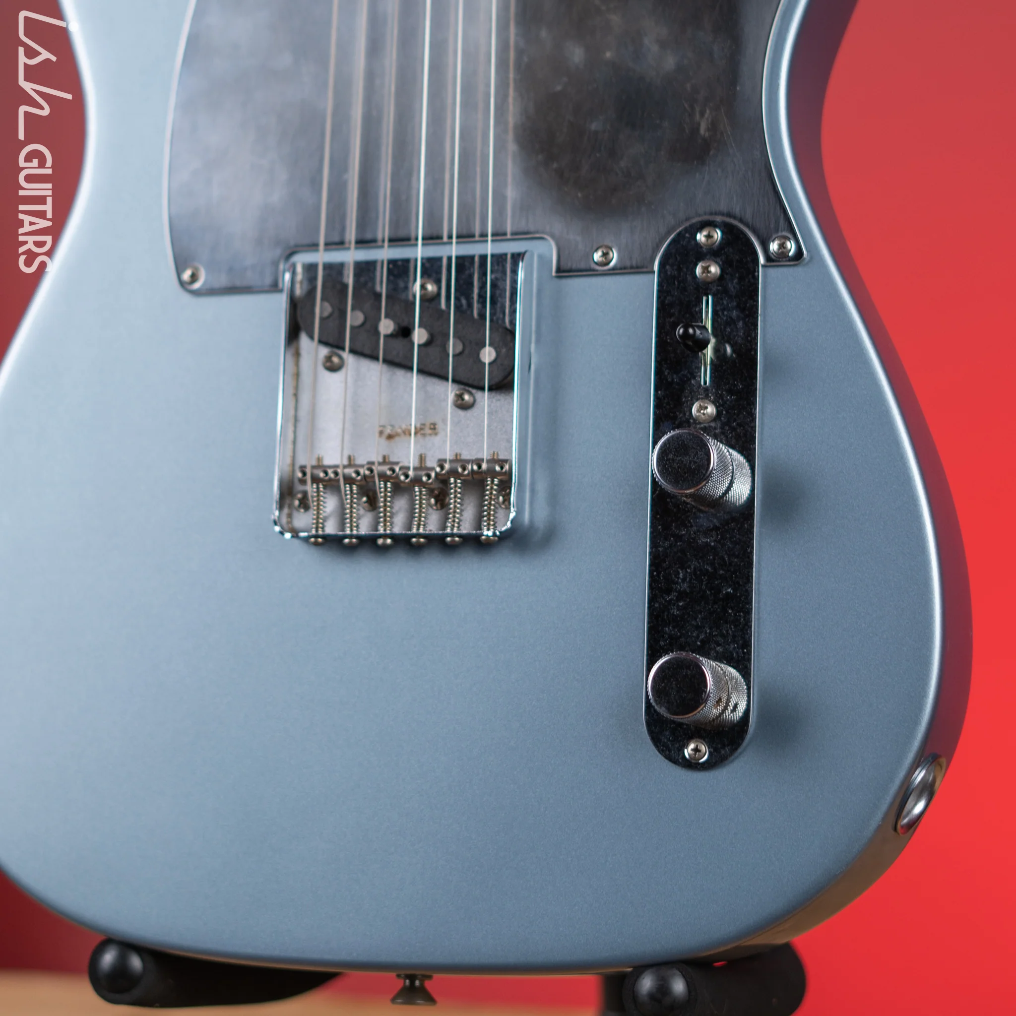 2021 Fender Telecaster Chrissie Hynde Relic Iced Blue Metallic - Image 4
