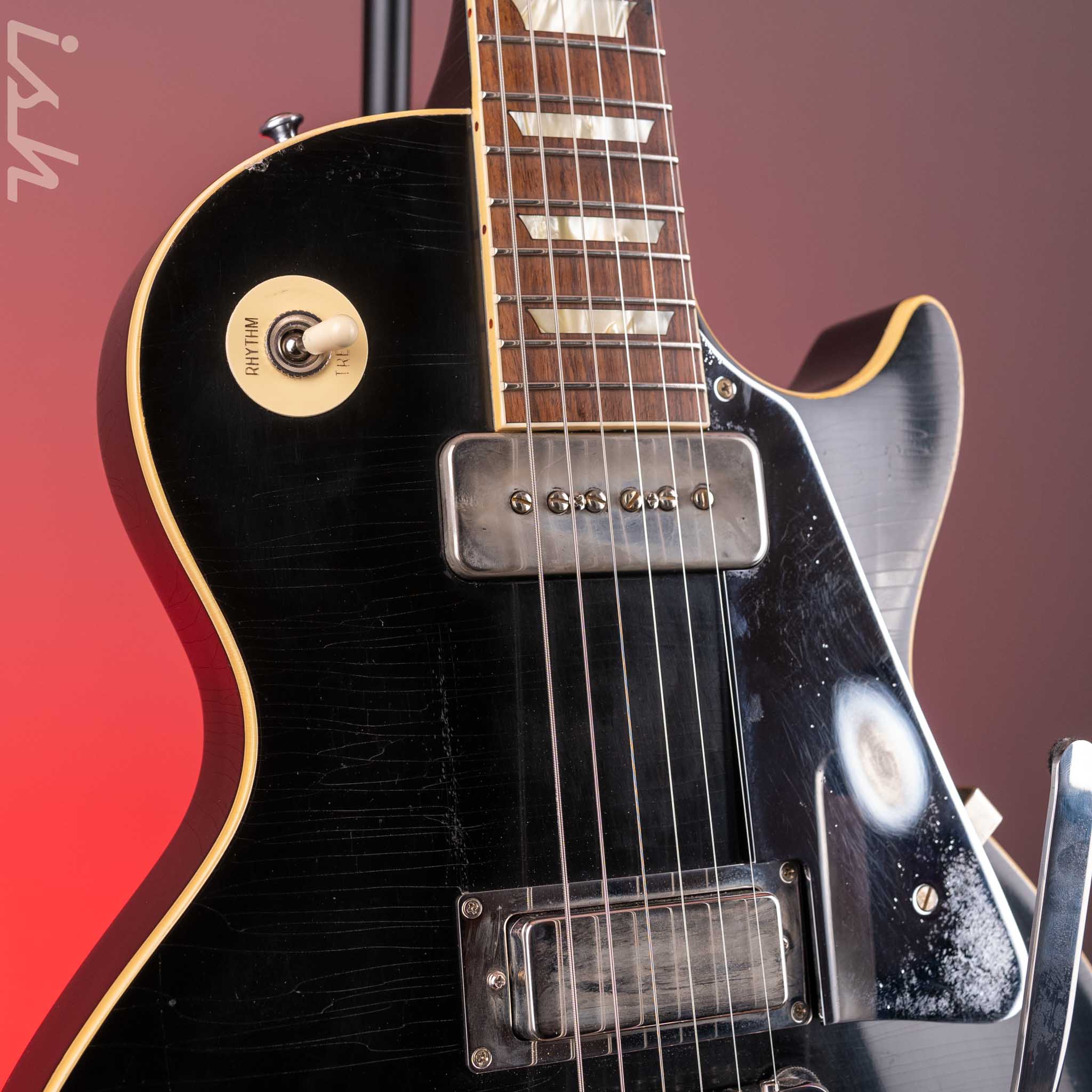 2021 Gibson Murphy Lab Heavy Relic Les Paul Standard 1956 Reissue Black Over Gold w/ Bigsby - Image 4