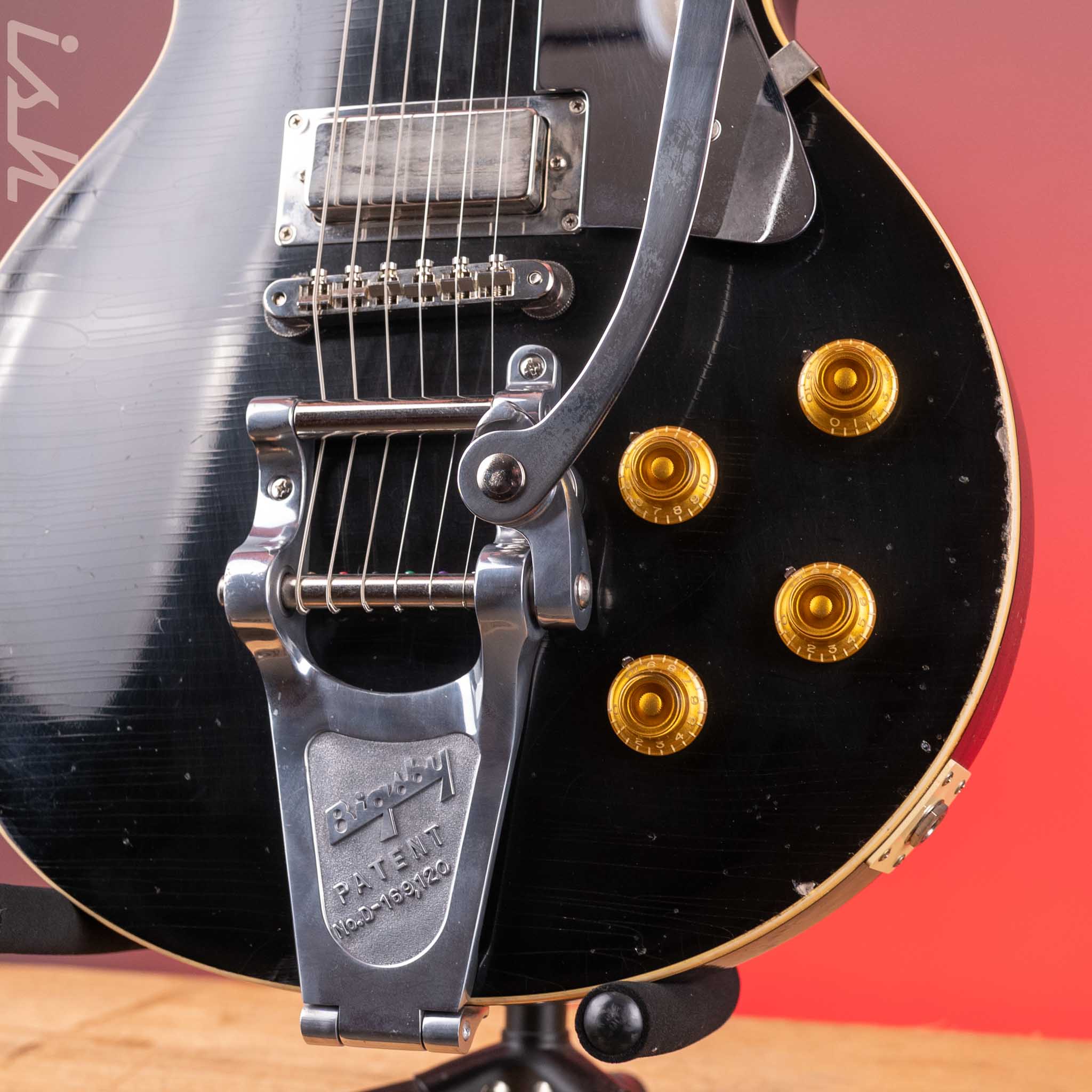 2021 Gibson Murphy Lab Heavy Relic Les Paul Standard 1956 Reissue Black Over Gold w/ Bigsby - Image 5