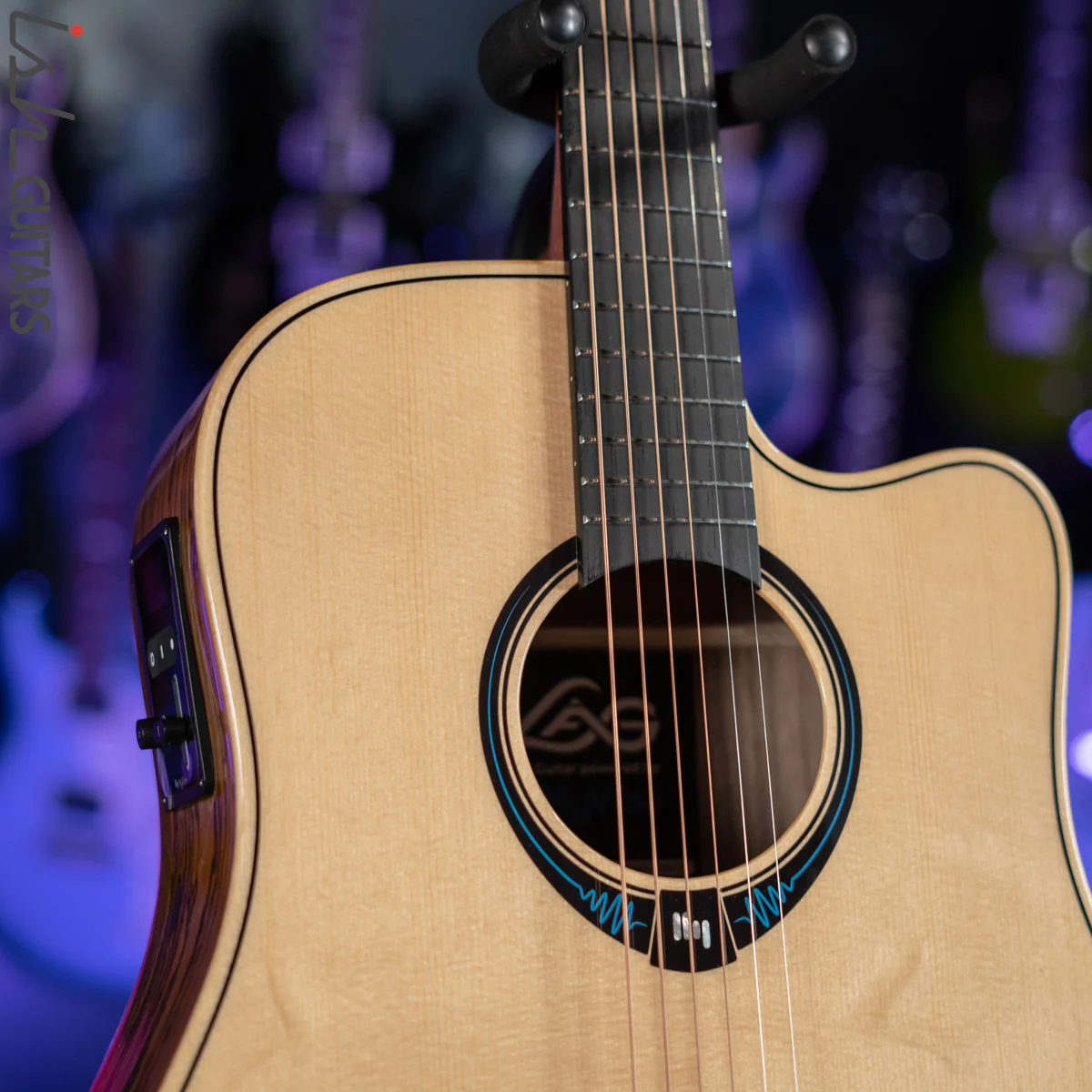Lag Tramontane HyVibe THV30DCE Acoustic Electric Smart Guitar Natural - Image 5